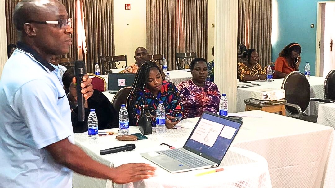 Our Director of Legal Services, Barrister Bamidele Jacobs, while taking participants through reporting from the courtroom at the Rights-Based Reporting and Strategic Communication training for journalists in Ogun State, Day 2, emphasized the importance of being knowledgeable about court procedures in order to avoid sanctions and ensure accurate reporting.
During the session, participants deepened their understanding of court processes, filings, rulings, and judgments, and learned how to identify newsworthy elements without distortion. The discussion also highlighted how to responsibly report procedural challenges in litigation with accuracy, balance, and proper context.