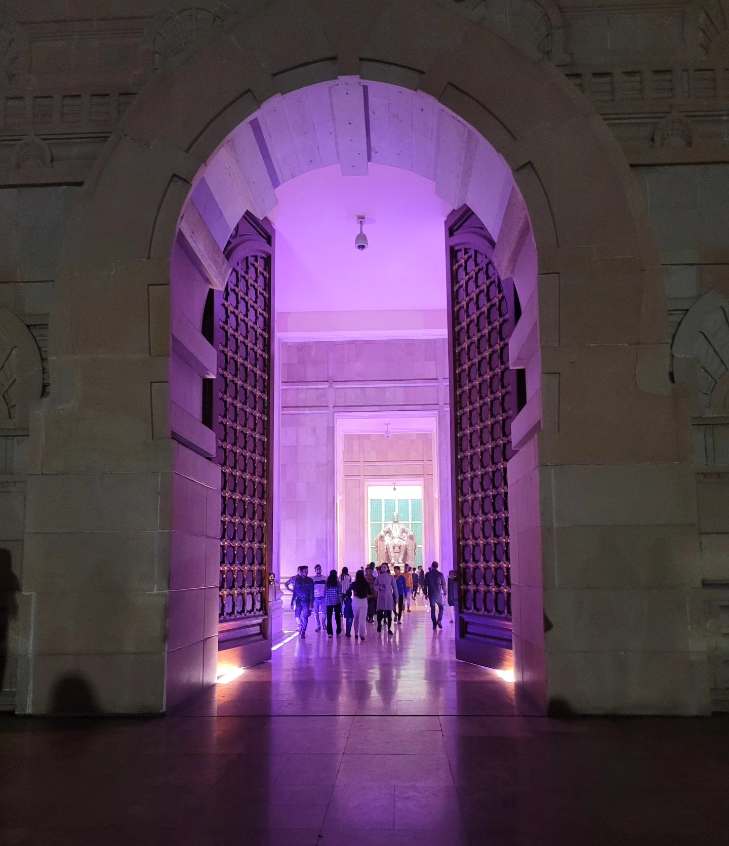 It's a mystery isn't it... The opening and closing of doors...
You never know which are the ones going to close on you, which to knock on so that they open, which won't open on you ever because they are not well suited to you, and the ones which are going to be open for you always...
Destiny? Choice? Who knows?
To each it's own maybe?
Maybe what we choose to belief is what makes our destiny.
Or is it something else...?
#queridazindagi #musingsoftheday #lucknowdiaries
