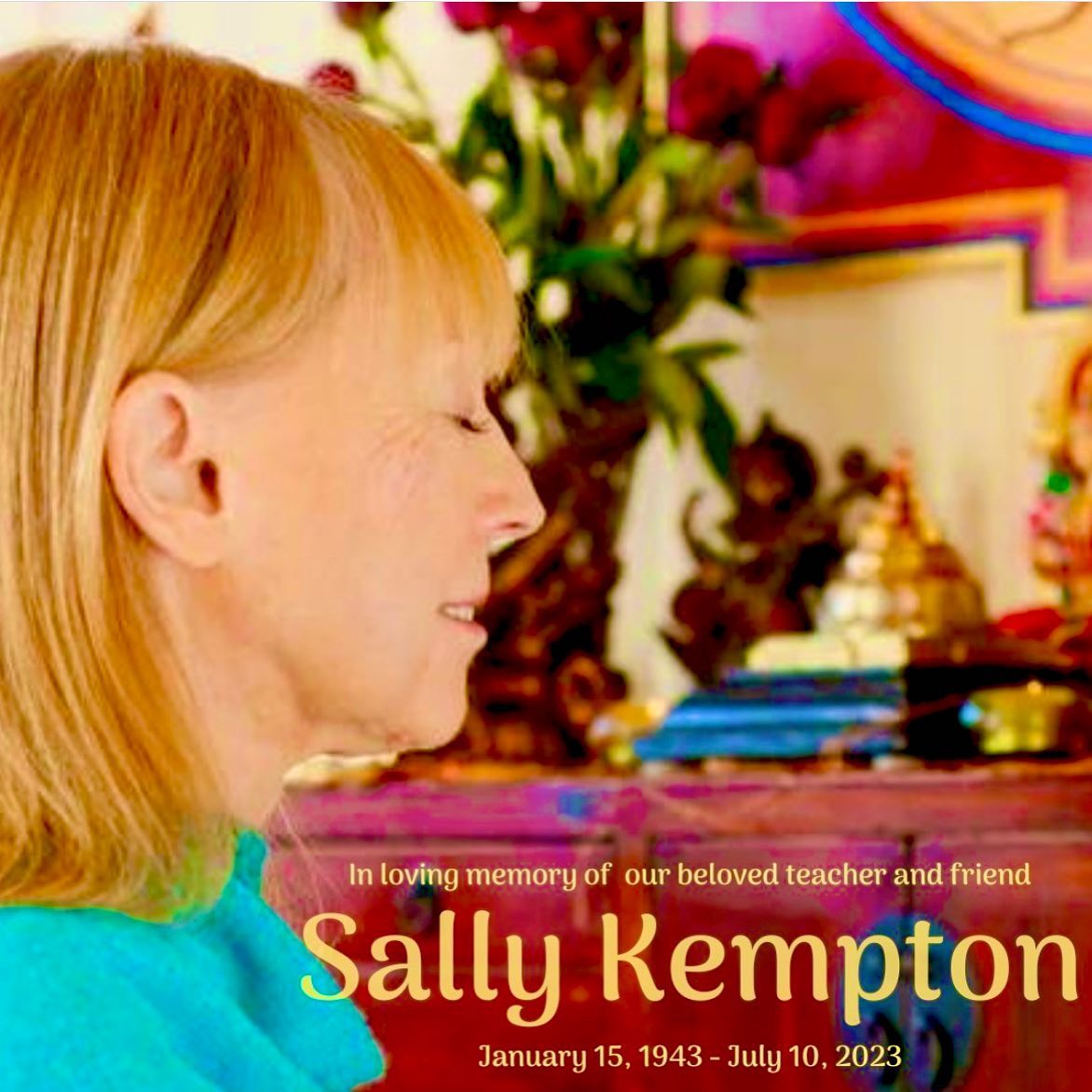 🌺🕉️🌺I woke up this morning to the news that the wise, courageous and deeply insightful Hindu Tantric teacher Sally Kempton @sallykemptonofficial has passed. For those who don’t know her she left a powerful legacy from her early years as a cutting feminist literary luminary with work featured in The New York Times, The Village Voice, Esquire, New Yorker, to her time as Swami Durgananda, with Muktananda, to a dynamic, insightful, and sought-after teacher of non-dual tantra and in my opinion, one of the great translators of the Shakti Goddess tradition into the modern English parlance. She is the author of key seminal books and teachings all available at www.sallykempton.com
I first met Sally when I worked as a Researcher for Yoga Journal in the early 2000s. My main assignment was to check the Sanskrit usage and facts on Sally’s long form articles. It was a wonderful divine set-up for monthly, I had the gift of a one hour telephone check-in with Sally who generously gave her time and teachings as she taught me the nuanced meanings of the Sanskrit words used in her articles. I would research the words, present my recommendations and then the conversations began. Deep teachings, on life and the esoteric body of tantra. During this time Sally was writing her book “Awakening Shakti.” A brilliant in depth teaching and transmission on the MahaVidyas , the Ten Wisdom Goddesses. This was revolutionary at this time a book on these goddesses by a woman.
People often ask me for my favorite books. “Awakening Shakti” the audio version is up there near the top. I have listened to it hundreds of time and always glean something new. (continued in comments)
#SallyKempton #AwakeningShakti #MahaVidya #Goddess #gaiacodex