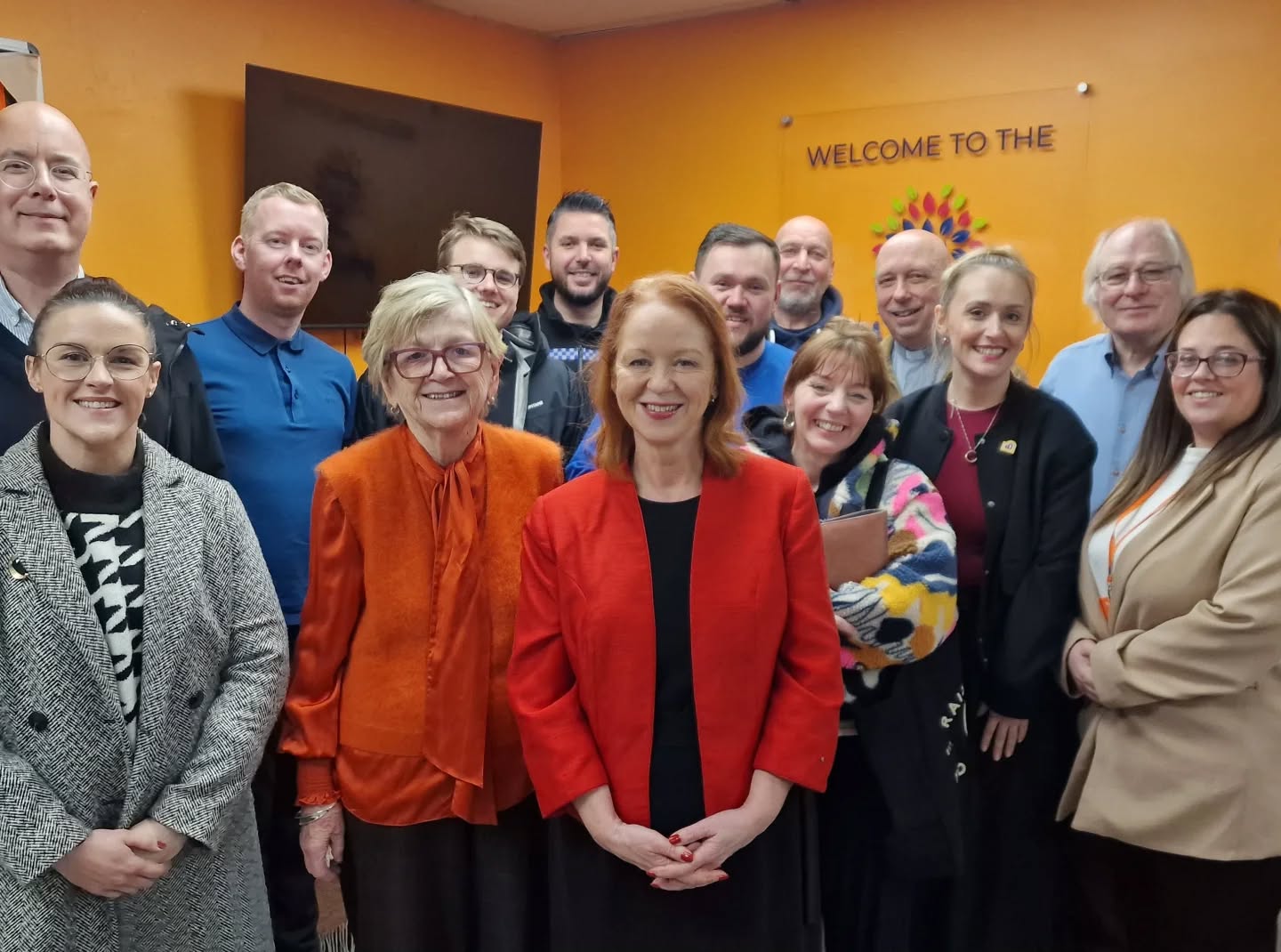 This morning, many of Holmewood's fantastic community groups came together to welcome Baroness Armstrong, Chair of the Independent Commission on Neighbourhoods to tell our story and share our ambitions for the future.
I was proud and delighted to lead the conversation!