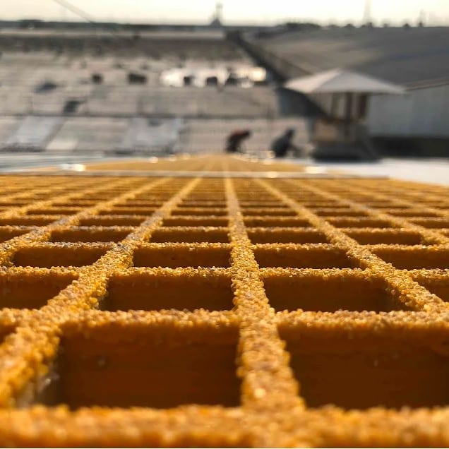 Çalışanlarınızın güvenliğini garanti altına almak için yüksek kaliteli malzemelerden yapılmış çatı yürüme yolu sistemleri seçilmelidir.
#kaymazyürümeyolu #çatıyürümeyolu