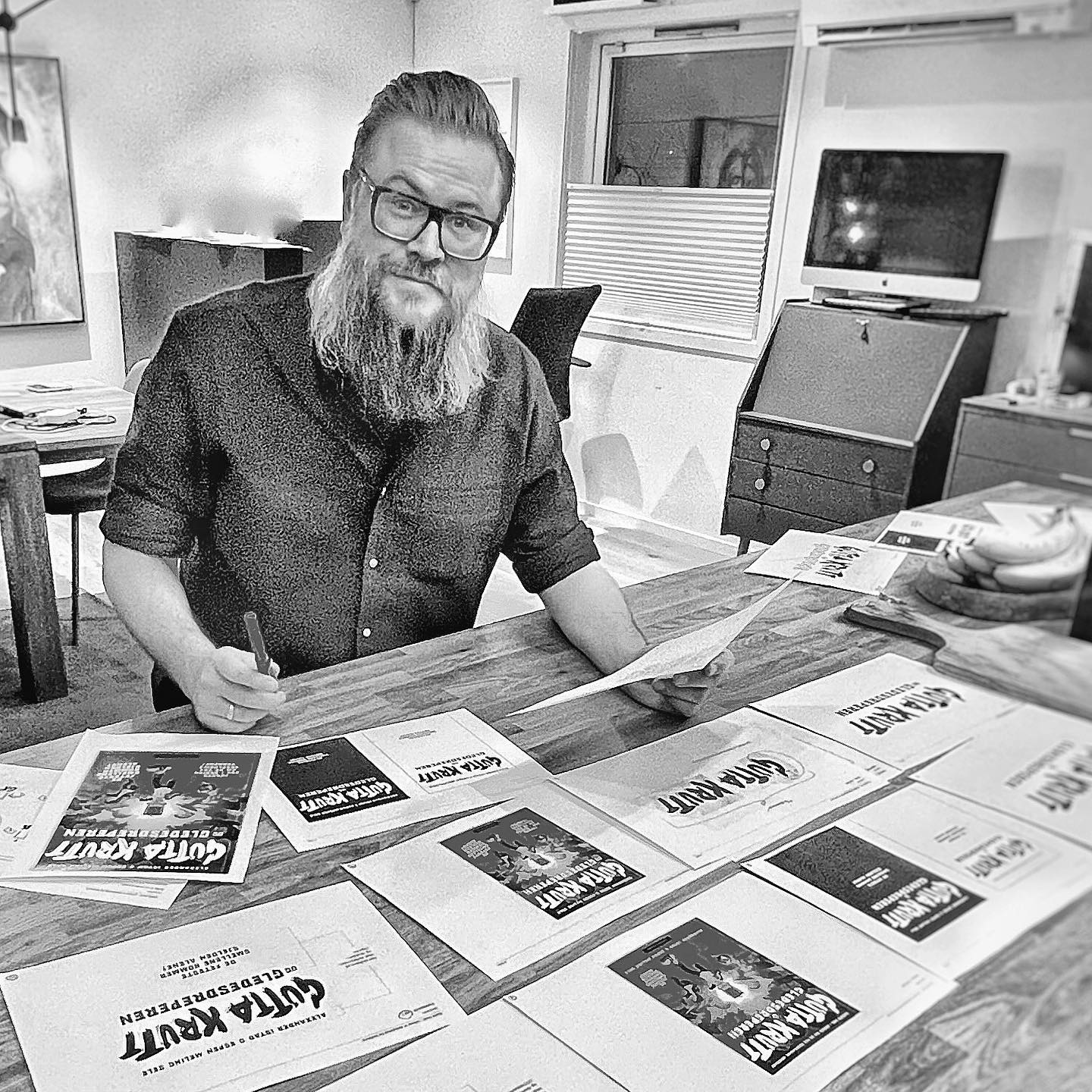 Skal man tro på ryktene, så blir det bok til slutt.
“Bit by bit, putting it together”
————————————————
#guttakrutt #guttakrutt.no @realsondheim #mandypatinkin @barbrastreisand #winter #fireplace #bliss #summeriscoming #sunset #picture #picoftheday #photo #photooftheday #love #lovly #illustrations #bookcoverdesign #author #bok #bøker #books #forfatter #barnebok #barnebøker #childrensbook #bookstagram #fun #bookcover #instabook #instabok #bookblogger #booklove