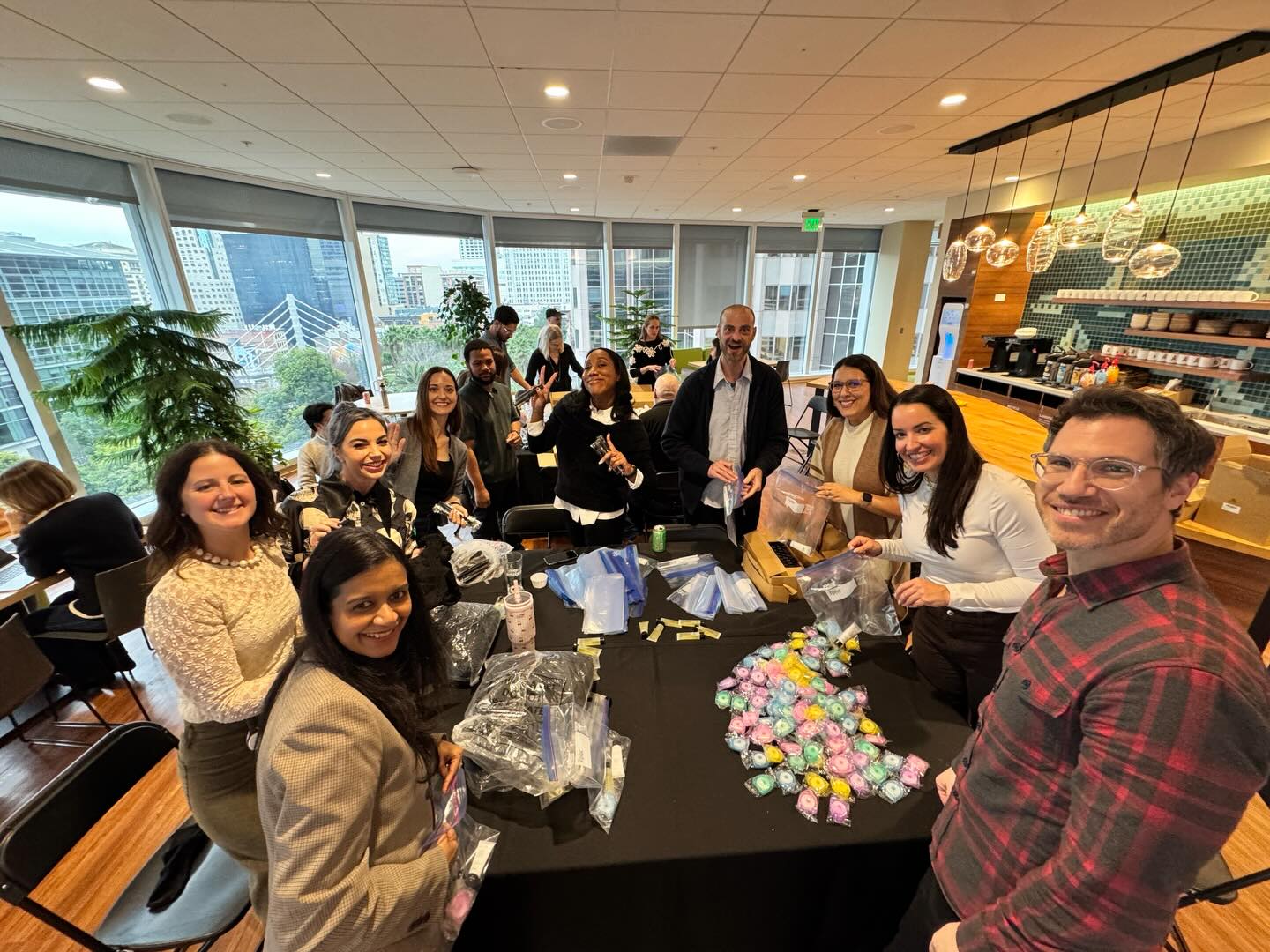 This past week, CEO and Founder Paul Trudeau spoke at @salesforce to discuss how City Hope is bridging the gap between San Franciscans. A big thank you to the amazing team at Salesforce, who put together 200 hygiene kits for our community.
Join us in our work to destigmatize and demystify the Tenderloin 🏙️. We accept corporate groups, sponsorships, and most employee match gifts! Learn more about us using the link in bio.
#CityHopeSF #CommunityImpact #Salesforce #GiveBack #TenderloinSF