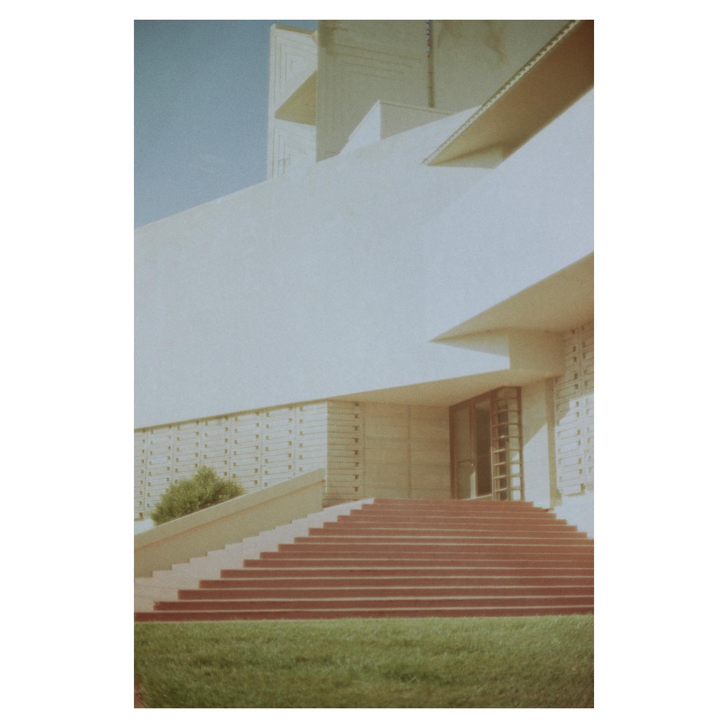 Florida Southern College by Frank Lloyd Wright
📷: canon ae-1 / kodak gold 200
#ae1 #35mm #canon #canonae1 #kodak200 #kodak #kodakgold200