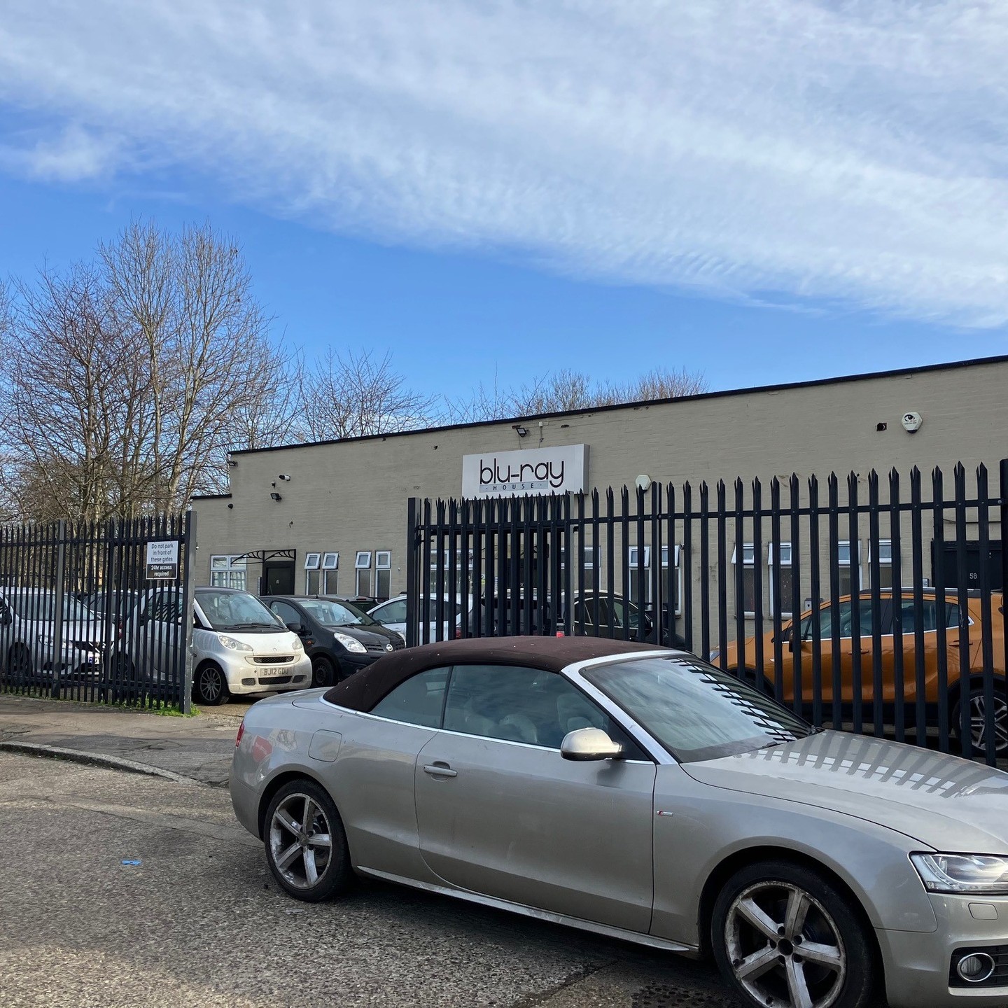 ENFIELD EN3 7AH
Serviced Office Building Investment
Originally Warehouse Building
Own yard with parking
7,511 Sq Ft
Gross income: £154,000 pax
Freehold for Sale
Price: £1,800,000
All enquiries:
Paul Stone
Paul.Stone@christo.co.uk
020 7482 1203 / 07973 845 462
#investment #building #parking #office #enfield #freehold