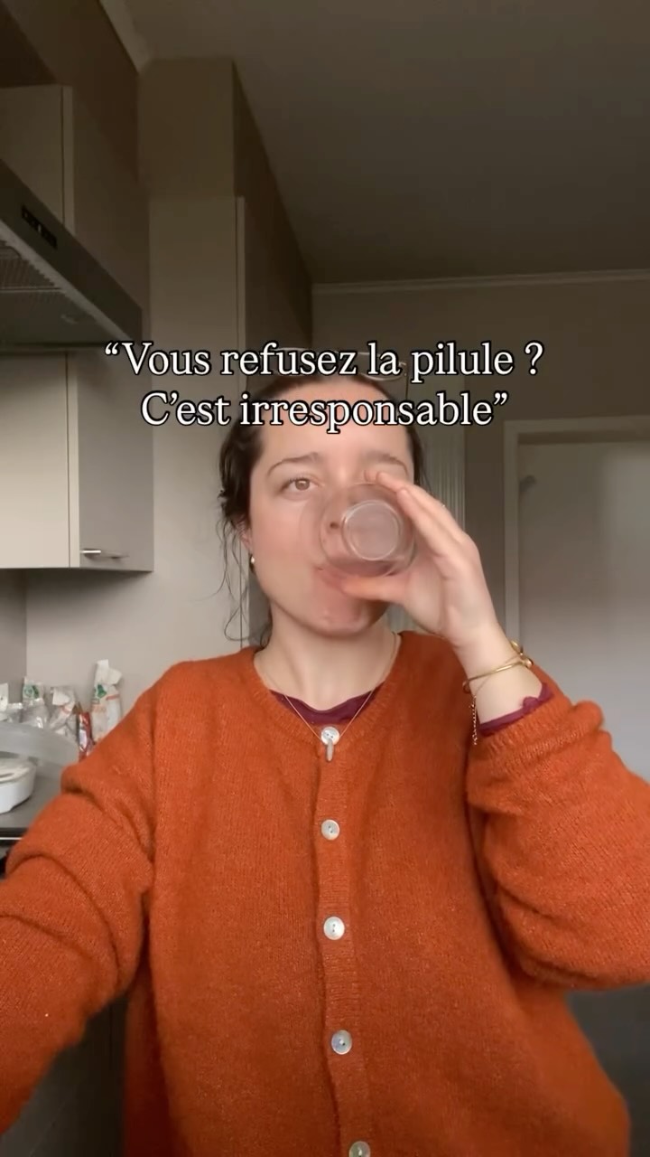 ✋Voila, ça c’est dit.
🤯Jai toujours trouvé ça une aberration.
D’ailleurs, toi aussi c’est ce que tu as dû entendre ?
❌Ton corps et ton cycle sont loin d’être quelque chose à subir !!
Et quand on apprend VRAIMENT à rééquilibrer ses hormones et à vivre selon son cycle, on a rarement envie de retourner en arrière 😉🤌
⛑️Si aujourd’hui tu te sens :
- Fatiguée sans raison
- Déconnectée de ton corps
- Irritable et à fleur de peau
- Sans libido
- Avec des cycles inexistants ou incompréhensibles sans pilule
- De l’acné et une perte de cheveux
👇
Il est grand temps d’apprendre à vivre AVEC ton corps et arrêter de le subir 🫶
Tu veux savoir COMMENT ?
👉 Ecris “MÉTHODE” et on en parle en privé 💌
👉 Et ABONNE-TOI pour ne rater aucune info et retrouver des HAPPYHORMONES 🥰✨