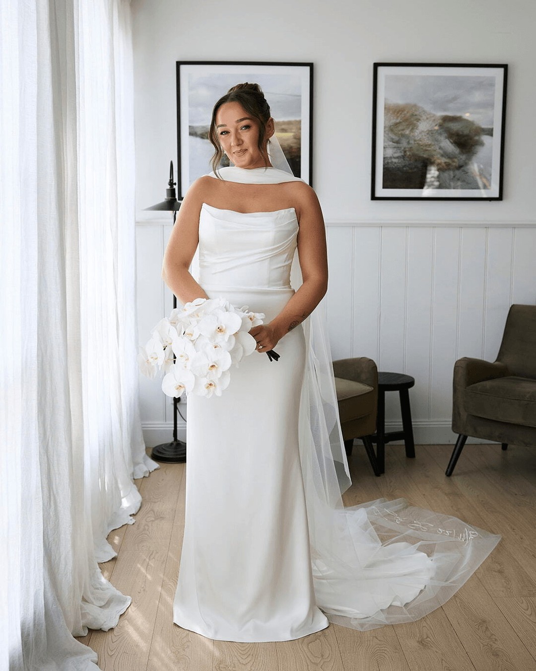 A moment for the Bride 🤍 Kate absolutely glowed on her special day at @coombeyarravalley.
It's no wonder Luke was grinning ear to ear when he saw her walk down the aisle.
Stunning moments captured by @louloumemphis 📸
#bride #bridesmaids #newlywed #coombeyarravalley #loveisintheair #happilyeverafter #bridalhmua #hmua