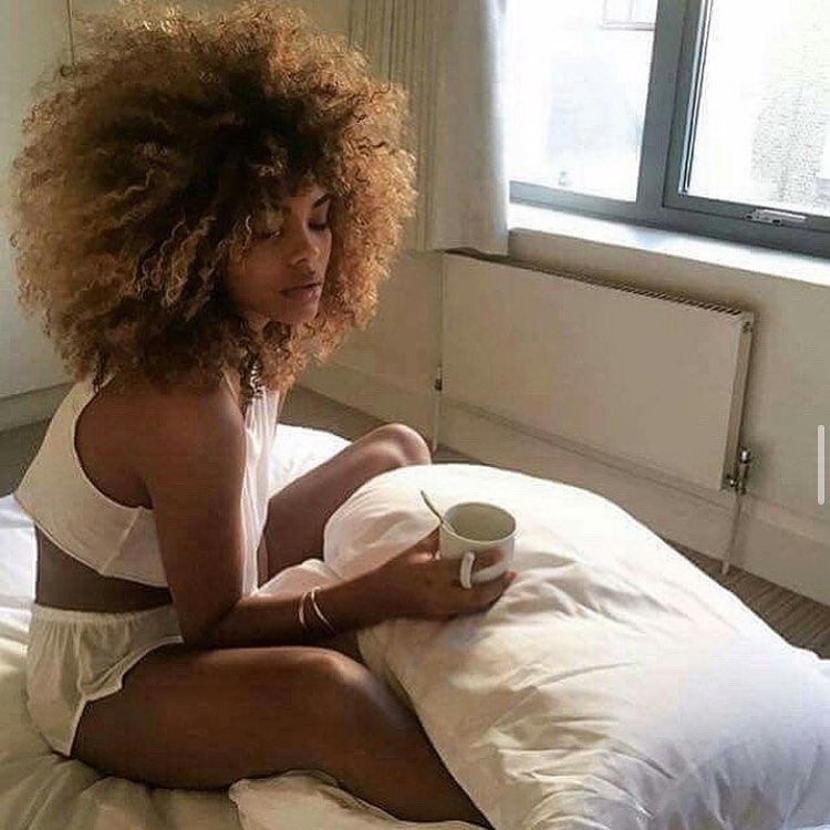 Everyone deserves a morning to sleep in, nourish, relax, and not think or care about a thing.
When was the last time you had one of those mornings?
If it’s been a while, look at your schedule. Plan a morning now, thank me later.
.
.
.
.
.
📸 @thewellnessclub