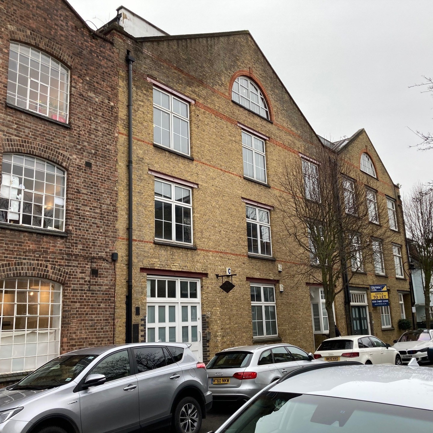 ✅ DEAL COMPLETED ✅
Paul Stone of Christo & Co acting on behalf of the landlord Mastmead Ltd have completed the letting of this entire mid terraced character studio/office building of 5,548sqft, at a rent of £135,000pax to the famous Sean Scully Irish/American Artist.
He and his wife will be using the building as his Artists studio.
#building #artist #dealcompleted #letting #artiststudio #office