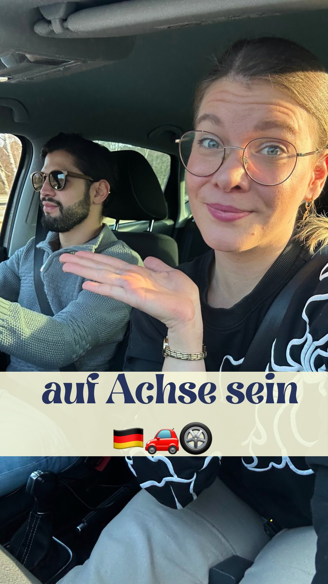🇩🇪 Die deutsche Redewendung „auf Achse sein“ 🚗🛞
Was bedeutet das? 🤔
🚗 auf Achse sein = unterwegs sein, nicht zu Hause sein, oft beruflich oder privat viel reisen – besonders mit dem Auto.
Man benutzt die Redewendung häufig für Menschen, die viel unterwegs sind – auf beruflichen oder privaten Reisen oder im Alltag ständig auf dem Weg irgendwohin.
💬 Jetzt bist du dran! Übe Deutsch mit mir und erzähle mir in den Kommentaren, ob du oft auf Achse bist oder eher viel zu Hause bleibst. 🚗🏡😊💬
Liebe Grüße
Deine Deutschlehrerin
Verenita
🖤❤️💛
#deutschlernen #deutscheumgangssprache #redewendungen #deutschb2 #deutschc1