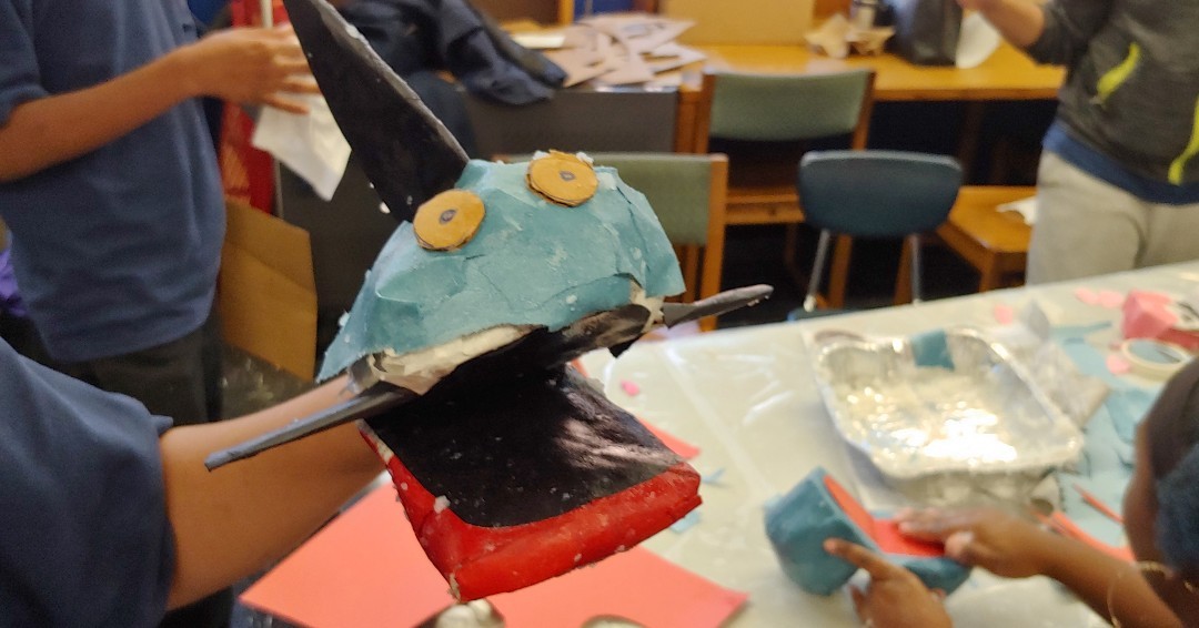 We've made contact!
8th grade students from I.S. 240 Magnet School of STEM worked with Puppetry in Practice's artists, and created incredible Martian outcast puppets!
#puppetryinpractice #puppetry #papiermachepuppets #studentarts #artsinschools #culturalstudies #multiculturalism #nycschools #nycdoe
For more information about this program, visit www.PuppetryInPractice.org