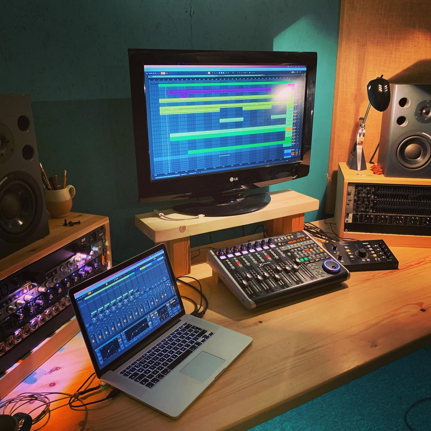 A couple of new additions 👌
.
.
.
@arturia_official @audientworld @ableton
#recording #recordingstudio #studio #studiotech #music #musicstudio #musicproduction #studiolife #production #audio #audient #nero #rme #arturia #ableton #abletonlive #mac #sussex #lostherdstudios