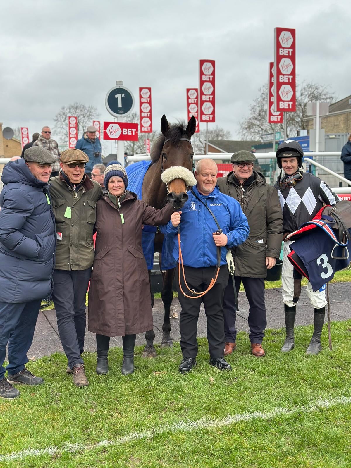 Doncaster Double 🤩
Fab day with two winners @doncasterraces, Western Knight & Mask of Zorro ridden by @brendanp1995
Well done to Wychwood Partnership & The Alyasan Partnership 👏🏻
@coralofficial
@doyle_racing
@dodsonhorrell