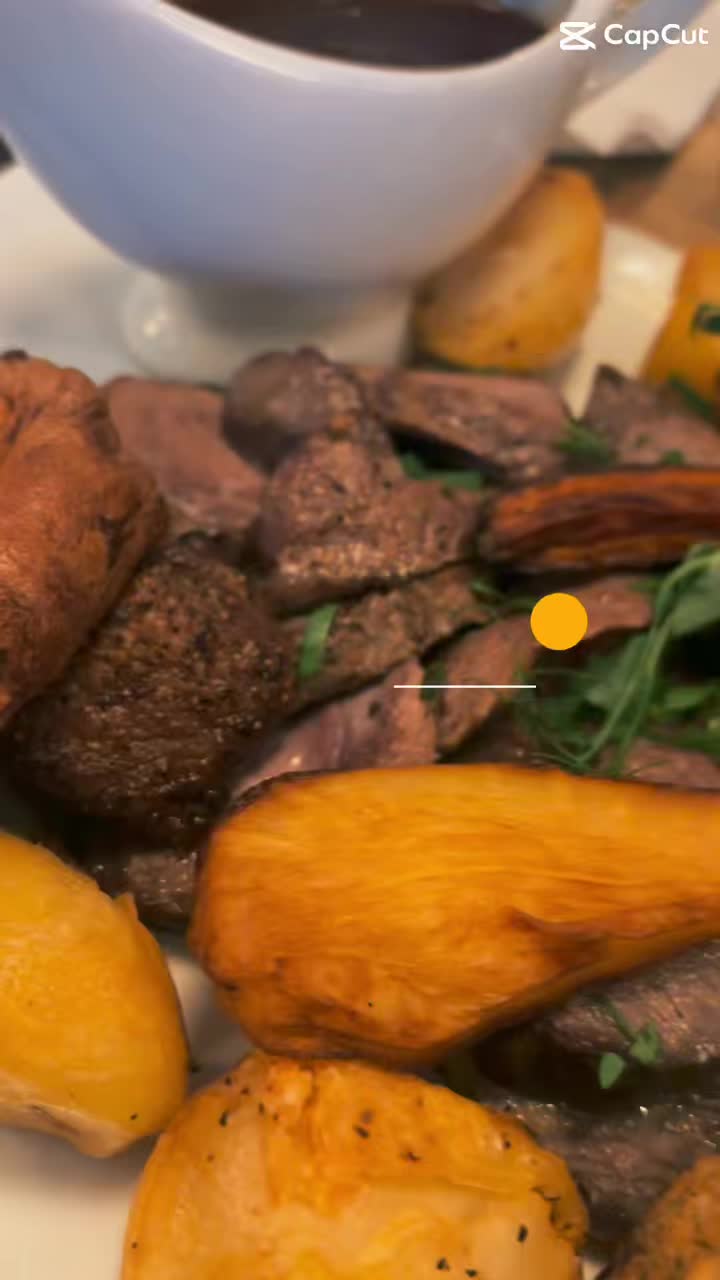 Sunday done right ๐ฝ๏ธ
Join us this Sunday for our delicious Sunday roast โ hearty portions, proper comfort food, and all the cosy vibes.
Served from 12pm.
Book your table now โจ