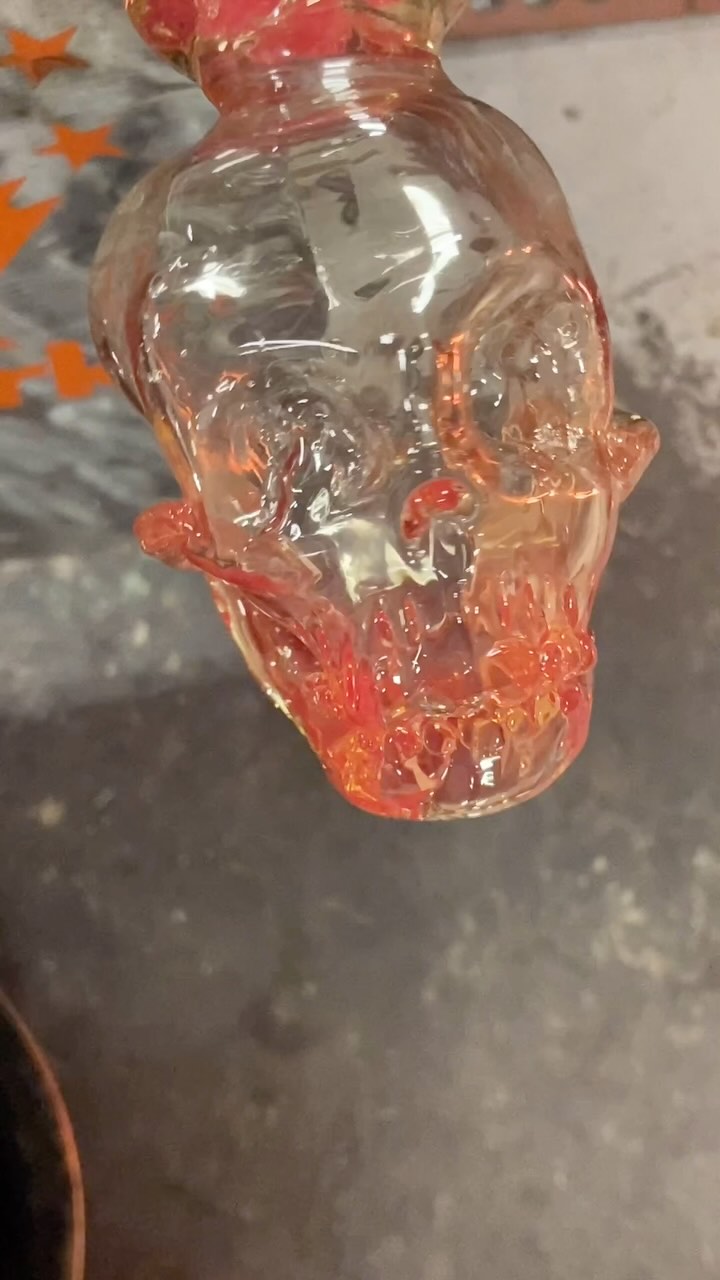 Tried a skull out of a Coke bottle for my shop update Feb 6th.
May have gone a little hard with the torching the labels 😅 but it needs to be done. Still some things I need to work out but it’s getting there!
Thank you @_nchristensen for the awesome assist and bottle glass expertise 💚
#cocacola #vintagebottle #vintageglass #skull #glassblowing