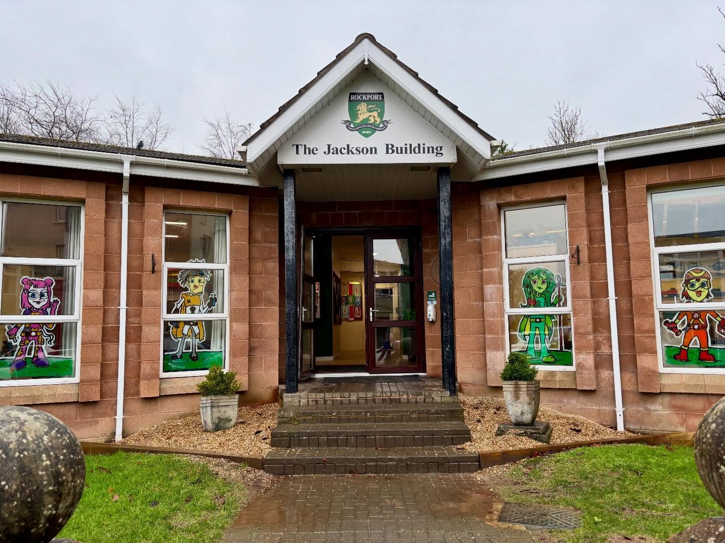 With our Round Square Heroes of Discovery ready and waiting, we are very much looking forward to welcoming the Heads of 25 schools around the world to Rockport, as we host the @r0undsquare European Regional Meeting.
We will be showcasing the best of what Rockport and Belfast has to offer this weekend, which is sure to be a memorable occasion. We just can’t promise the sun unfortunately!