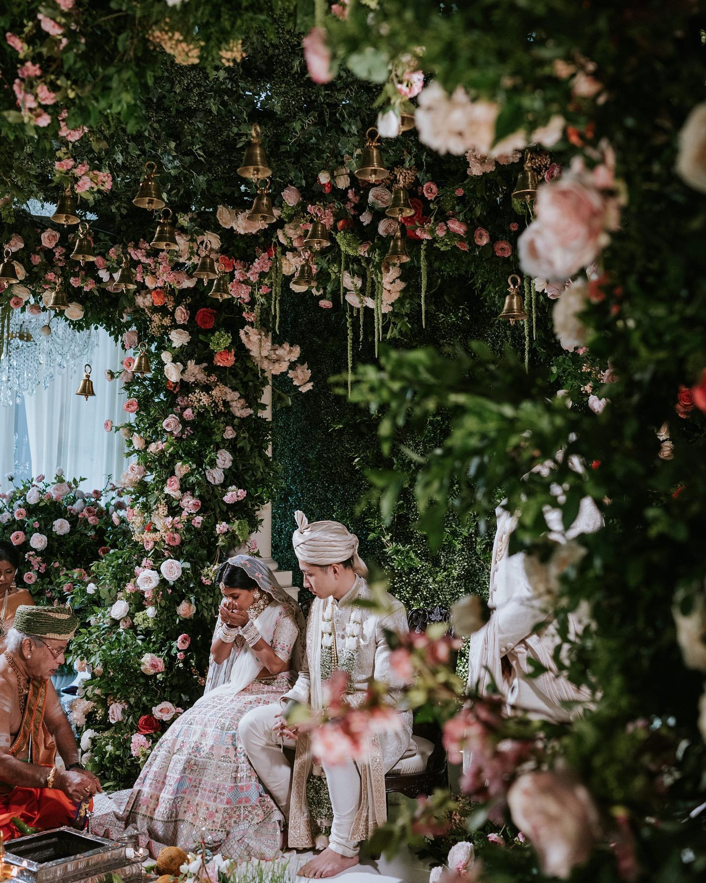 🌸 Blossoming love nestled between pillars of lush greenery and enchanting blooms 🤍
Venue: @therockleigh
Coordinator: @detailedaffairsteam
Photographer: @charmipena
HMU: @payal_mua
DJ: @mvpdjs