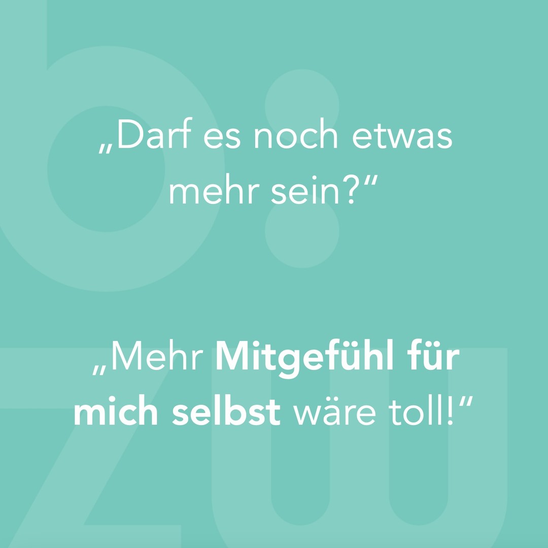 „Mitgefühl für mich selbst?“ … „Ähhhh,…. 🙄“
Wer kennt die Situation nicht: am Frühstückstisch mit dem Partner/ der Partnerin, eigentlich alles wunderbar, die Tage verliefen ziemlich gut, fast schon richtig harmonisch. Und plötzlich macht es Wooosh und in mir wird es dunkel, mein Rolladen geht innerlich zu und ich bin stinksauer … Denke: „Wie kann er/sie das jetzt sagen? Das hab ich mir für heute ganz anders vorgestellt.“
Tja, und auf ein mal ist die Stimmung dahin.
Und machmal hören wir folgende Stimme im Kopf:
„Jetzt stell dich doch nicht so an. Deswegen gleich ausflippen und eingeschnappt sein? Du bist doch eigentlich so cool und entspannt. Du steckst doch sonst auch alles weg. Außerdem hast du doch schon 1001 Bücher über GFK, Konfliktvermeidung, Bedürfnisorientierung und Selbsterkenntnis gelesen, meditierst und machst Yoga.“
Und ganz schnell gehts auf der Schamspirale (stell dir so eine Korkenzieherrutsche etwa 50m nach unten in die Tiefe vor) nach unten und man möchte sich am liebsten irgendwo einbuddeln. Auf dem Weg dorthin versucht man noch durch Angriff und Gegenwehr dem anderen eins mitzugeben,… schließlich soll der sich ja auch ein bisschen Scheiße fühlen. Hm,… und das beschleunigt dann den Weg auf der Rutsche noch ein wenig mehr.
Der Schlüssel für einen anderen Weg, liegt in der Fähigkeit zum Mitgefühl für sich selbst und die Fähigkeit, für einen genügend langen Moment die Geschwindigkeit der Abwärtesspirale zu reduzieren, um folgende Entscheidung zu treffen:
>> Ich praktiziere Empathie für mich selbst. Ich höre die Stimme in meinem Kopf, denn sie gehört zu mir. Drehe sie leiser. Sie hat mir früher geholfen, mein Leben zu meistern. Heute kann ich das anders regeln. Es gibt jedoch einen guten Grund dafür, warum ich gerade so fühle: meine Geschichte. Das ist total in Ordnung. Ich bin in Ordnung. <<
Du gibst dir selbst das Mitgefühl, das du in dieser Situation auch jedem anderen zusprechen würdest.
Um angelehnt an die Worte von Veeresh zu schließen: „Don’t aim for ‚enlightenment', go for ‚enlovement‘. That’s much easier to accomplish.“ (Ergänzung meinerseits: "And, please, start with yourself!")