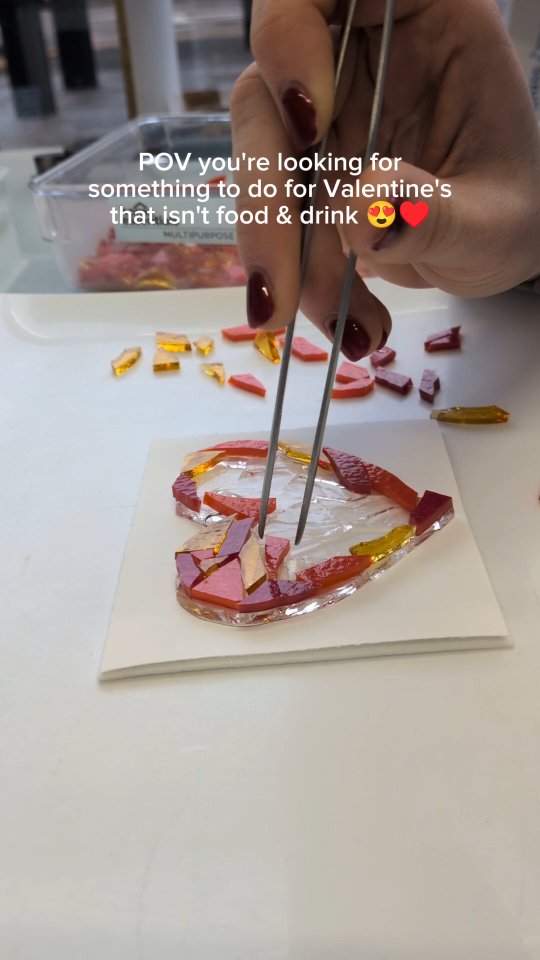 Our fused glass hearts are now available to make in one of our workshops or purchase in store! ♥️🩷
Workshops last for up to 2 hours long ♥️
£20 per child
£30 per adult
Book your workshop today by heading to our website at www.glassdeva.co.uk or visit our Chester shop at 47 Northgate St, Chester CH1 2HQ 🩷♥️🩷
#valentinesactivities #galentinesactivities #thingstodoinchester #valentinesideas