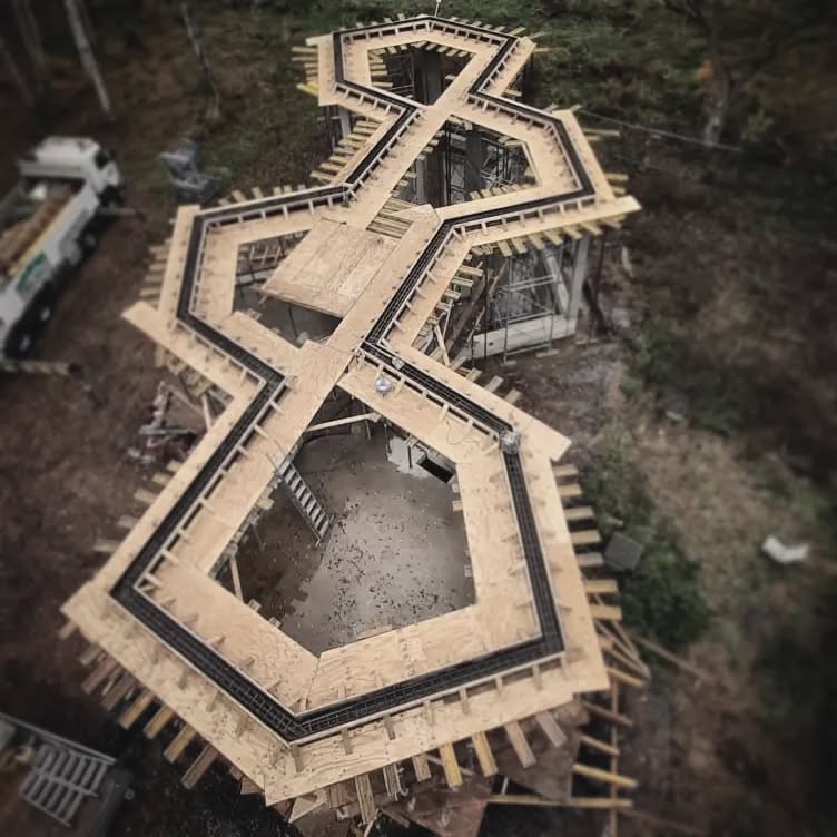 Laatste loodjes! #drejaco #betonwerk #plankjesbeton