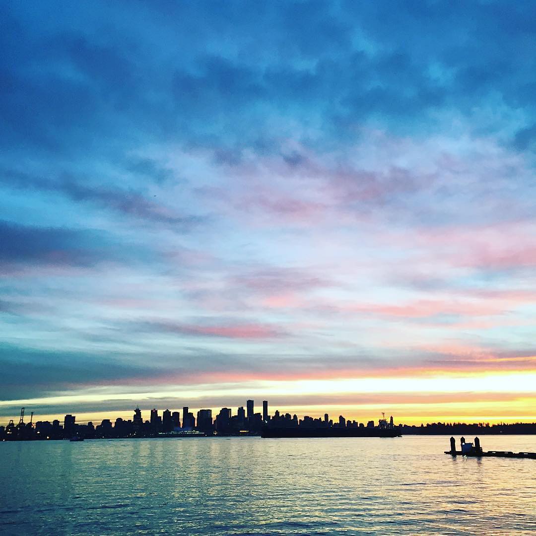 LOWER LONSDALE sunsets #lowerlonsdale #lolo #northvancouver #northshore #vancouver #vancouverisawesome #downtownvancouver #seabus #vancityscape #sunset #waterfront #shipyards #realestate #vancity #realtor #vancouverrealtor #vancouverbc