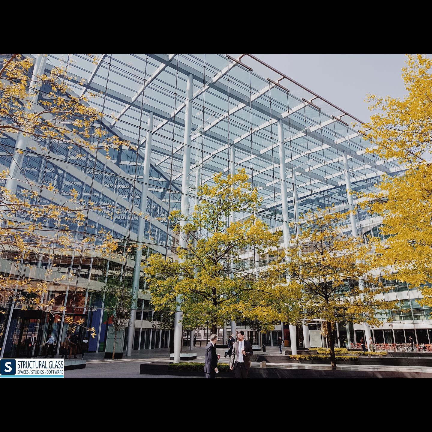 #structuralglass #glassgarden #architecture #transparency #photography
