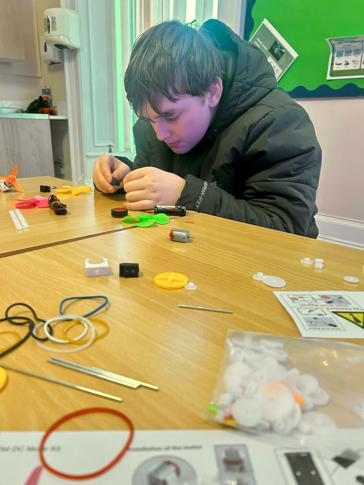 As part of Science the Skye class enjoyed making circuits today 💡⚡️ #science #learningisfun