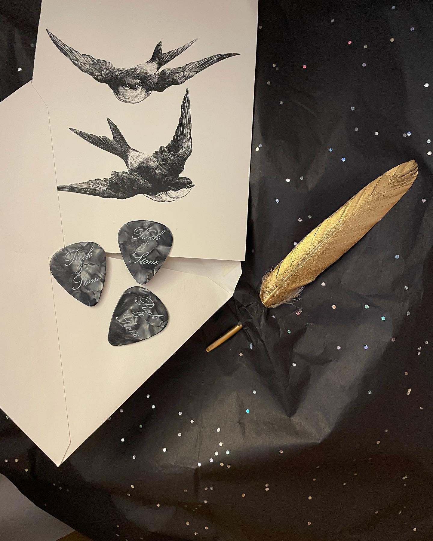 ✨New Orders ..heading out✨Each bag ships with a custom guitar pick from INTUNE guitar picks✨ #packaging #details #customguitarpicks #goldenfeather @intunegp @petitepaperie_