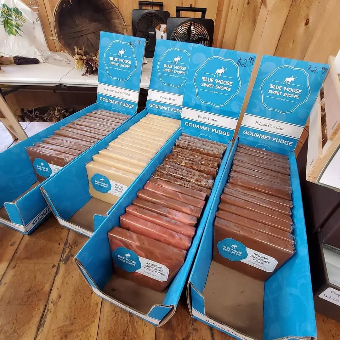 Satisfy your sweet tooth with the best fudge on the planet! 🌎 It really is THAT good!