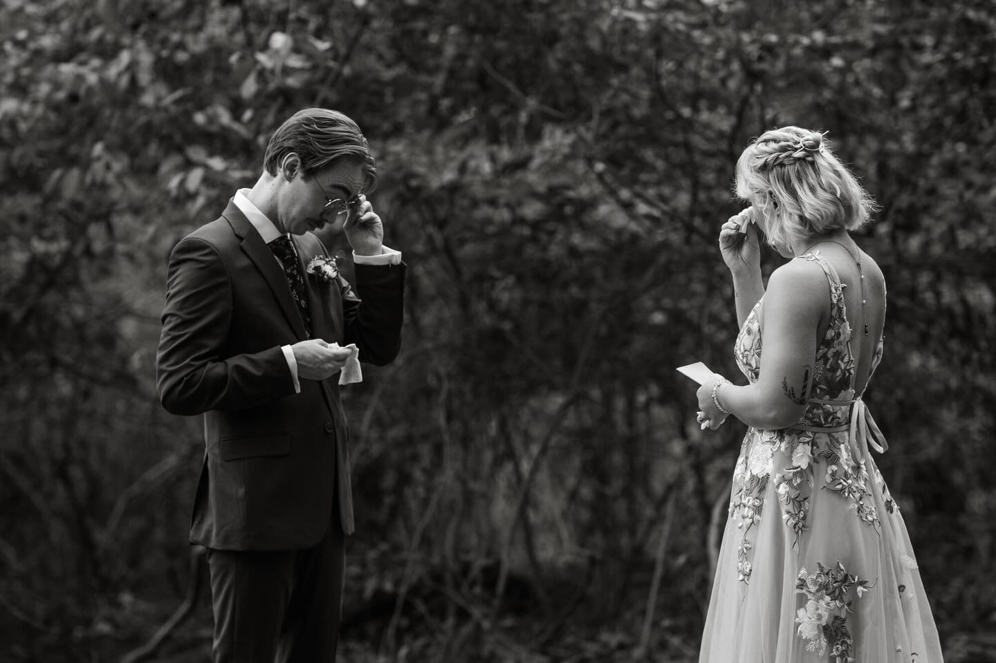 First looks are for the couples who don’t love being the center of attention—but still want to feel everything.
No crowd. No eyes. Just a deep breath, a few tears, and the moment becoming real together. 🤍
