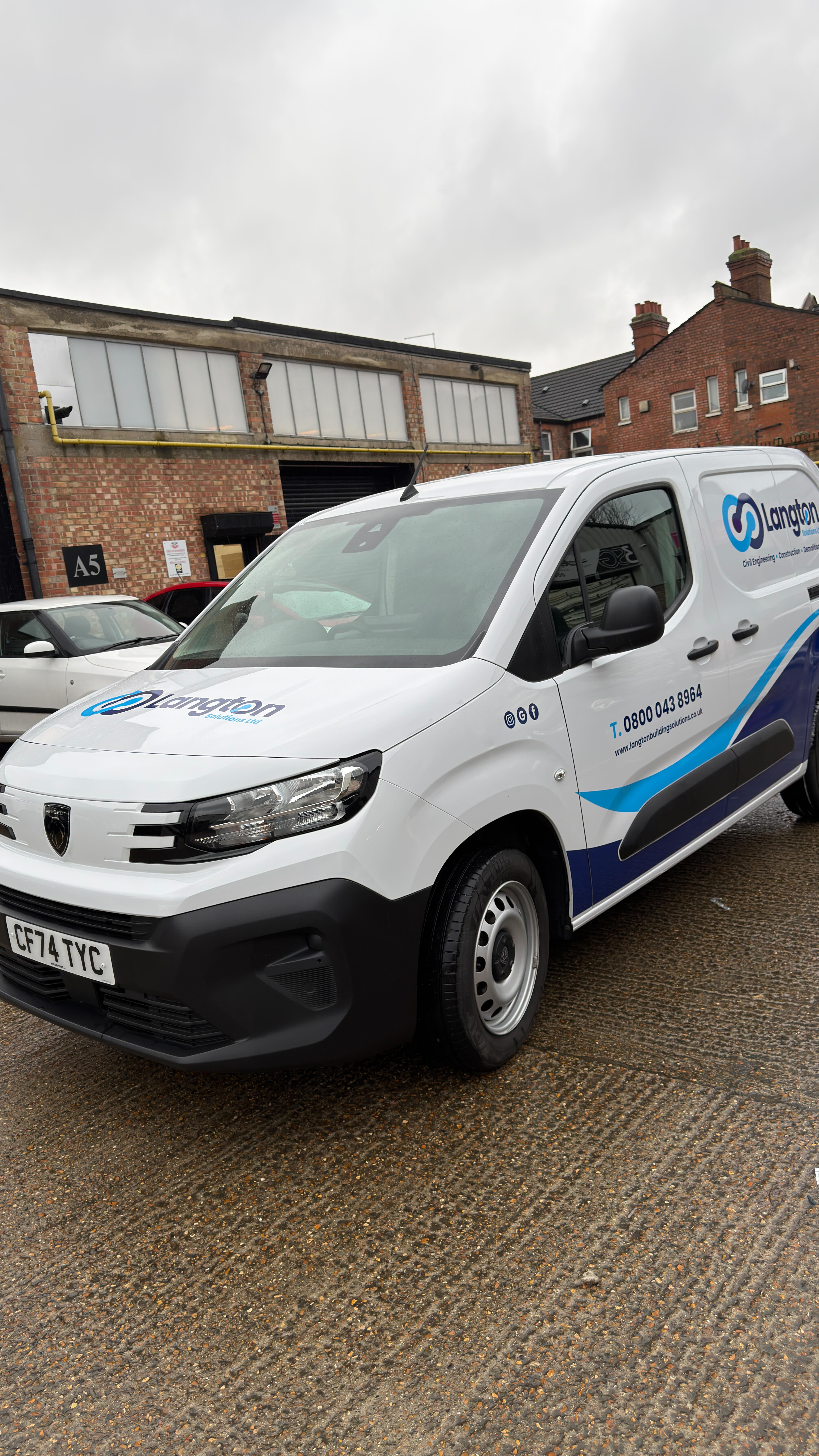 @3sg_uk another one for Langton completed and ready for collection #vinylgraphics #vangraphics #decals #wrapped #readyfortheroad
From Design to completion, chevon’s to a brand to look!