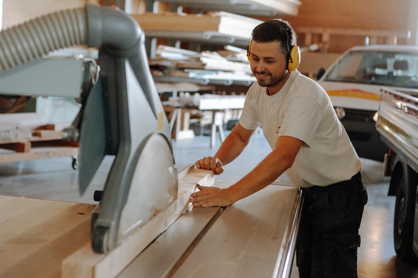 … wo Handwerk & Technik zusammentreffen 🪵⚒️💪🏽
#mitholzarbeiten #modernetechnik #hausbau2026 #zimmereiniederthanner #zimmererarbeiten