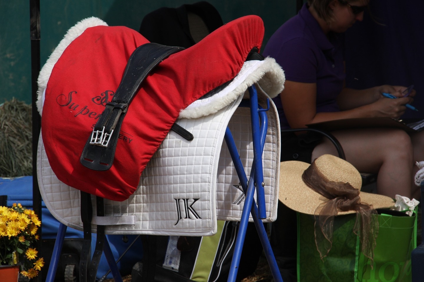 𝐓𝐈𝐏𝐒: 𝐃𝐨 𝐲𝐨𝐮 𝐤𝐧𝐨𝐰 𝐡𝐨𝐰 𝐭𝐨 𝐩𝐫𝐨𝐭𝐞𝐜𝐭 𝐲𝐨𝐮𝐫 𝐬𝐚𝐝𝐝𝐥𝐞 𝐰𝐡𝐞𝐧 𝐲𝐨𝐮'𝐫𝐞 𝐧𝐨𝐭 𝐫𝐢𝐝𝐢𝐧𝐠??
𝐓𝐢𝐩 ⒈
Cleaning:
Sometimes dusting will do. But when your saddle needs more than a quick wipe-down, ʀᴇᴀᴄʜ ғᴏʀ ᴛʀɪᴇᴅ-ᴀɴᴅ-ᴛʀᴜᴇ ᴘʀᴏᴅᴜᴄᴛs. USE SADDLE SOAP.
(𝒟𝑜𝓃'𝓉 𝓊𝓈𝑒 𝒷𝒶𝓉𝒽 𝓈𝑜𝒶𝓅𝓈 & 𝓈𝒽𝑜𝓌𝑒𝓇 𝑔𝑒𝓁𝓈, 𝓉𝒽𝑒𝓎'𝓇𝑒 𝓃𝑜𝓉 𝓈𝑜 𝑔𝑜𝑜𝒹 𝒻𝑜𝓇 𝓉𝒽𝑒 𝒽𝒾𝒹𝑒 𝓊𝓈𝑒𝒹 𝓉𝑜 𝓂𝒶𝓀𝑒 𝓈𝒶𝒹𝒹𝓁𝑒𝓈. 𝐼𝓃 𝒶𝒹𝒹𝒾𝓉𝒾𝑜𝓃, 𝑔𝓇𝑒𝒶𝓈𝑒, 𝒻𝒶𝓉𝓈, 𝒶𝓃𝒹 𝒽𝑒𝒶𝓋𝓎 𝑜𝒾𝓁𝓈 𝒶𝓁𝓈𝑜 𝓁𝑒𝒶𝓋𝑒 𝒶 𝒸𝑜𝒶𝓉𝒾𝓃𝑔 𝓉𝒽𝒶𝓉 𝒸𝓁𝑜𝑔𝓈 𝓁𝑒𝒶𝓉𝒽𝑒𝓇 𝓅𝑜𝓇𝑒𝓈.)
🐴 remove stirrups& cinches to clean separately.
🐴 vacuum the sheepskin
🐴 Remove all of the dust
🐴Use a small paint brush to remove any dirt that got under the skirts, down in around the bottom of the horn and gullet,& around the conchos.
🐴 go over all of the leather with a sponge wrung out in clean water.
ᴄʜᴀɴɢᴇ ᴛʜᴇ ᴡᴀᴛᴇʀ ᴏғᴛᴇɴ ᴛᴏ ᴋᴇᴇᴘ ғʀᴏᴍ ʀᴜʙʙɪɴɢ ᴅɪʀᴛ-ᴠɪᴀ ᴅɪʀᴛʏ ᴡᴀᴛᴇʀ-ʀɪɢʜᴛ ʙᴀᴄᴋ ɪɴᴛᴏ ʏᴏᴜʀ sᴀᴅᴅʟᴇ.
🐴USE SADDLE SOAP sparingly- Rinse all of the soap off with a sponge dipped in clean water, then let the saddle air-dry outside in the shade.
𝐓𝐢𝐩 𝟐.
Cover Up:
ᴡʜᴇɴᴇᴠᴇʀ ʏᴏᴜʀ sᴀᴅᴅʟᴇ ɪs ᴏɴ ᴀ sᴛᴀɴᴅ, ᴄᴏᴠᴇʀ ɪᴛ.
The covers that are close-fitting & tuck under the edges, & enclose the fenders and stirrups give the best protection. Even tossing an old saddle blanket or a bedsheet over the saddle is better than nothing.
𝐓𝐢𝐩 𝟑.
Remember to put a padded numnah between the bars and bottom of the saddle. A bridge pad is needed to bridge the gap between the horse's back and tree bars and to effectively distribute the rider's weight to stop serious damage and soreness.
#expertise #sellingpackages #Saddletrader #saddletraderuk #Saddle #Saddleforsale #stocksadle #horseridinguk #horsesofinstagram #Tackforsale #saddleshop #saddlery #myhorseisthebest #devoucouxsaddle #adjustablesaddle #equinehour #equine #britishshowjumping #britishdressage #adayinthelifeofasaddlefitter #equestrianlife #horsesofinstagram #horses #stirrups #saddlefacts #saddler #equestrians #horseylife #horsesofinsta #horselifestyle