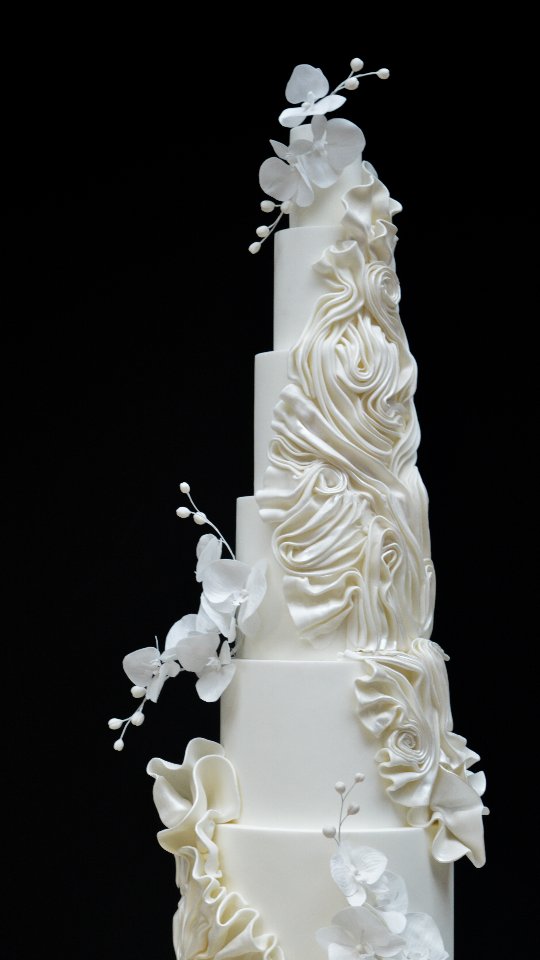 LEARN EDIBLE DRAPING...
Would you like to design fashion inspired showstoppers that incorporate elegant fabric effect using edible mediums?
Join @perfectcakesco for a 2 hour edible draping 101 online masterclass.
You will explore different mediums and multiple effect, and learn how to flawlessly drape cakes in so many ways, including Charlotte's signature gathered drape cake.
When: 10th February 2026
Where: Live on zoom (recording bundle available for catch up - lifetime access)
Price: from £35
Comment DRAPE for full details and the link to book
#cakedesign #drapecakes #cakeinspo #cakeclass