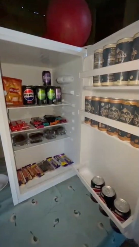 ℹ️ Useful information for humans
Next to our secure car park you'll find a shelter with almost everything you need to make sure your visit fun and safe. Inside you'll find...
🩹 a pet first aid kit should you need it
🍫 a small fridge full of snacks and refreshments
🗑️ bins to keep Wanderlust Walkies safe and clean for the next visitor
🦴 a back up supply of treats just incase your dog has been extra good
🔦 a flashing collar and torch just incase you get caught by an early sunset
For more information about what to expect ahead of your first visit please drop us a message 📩
#WanderlustWalkies
#SecureDogPark
#DogFieldDevon
#TrainingField
#StressFreeWalking