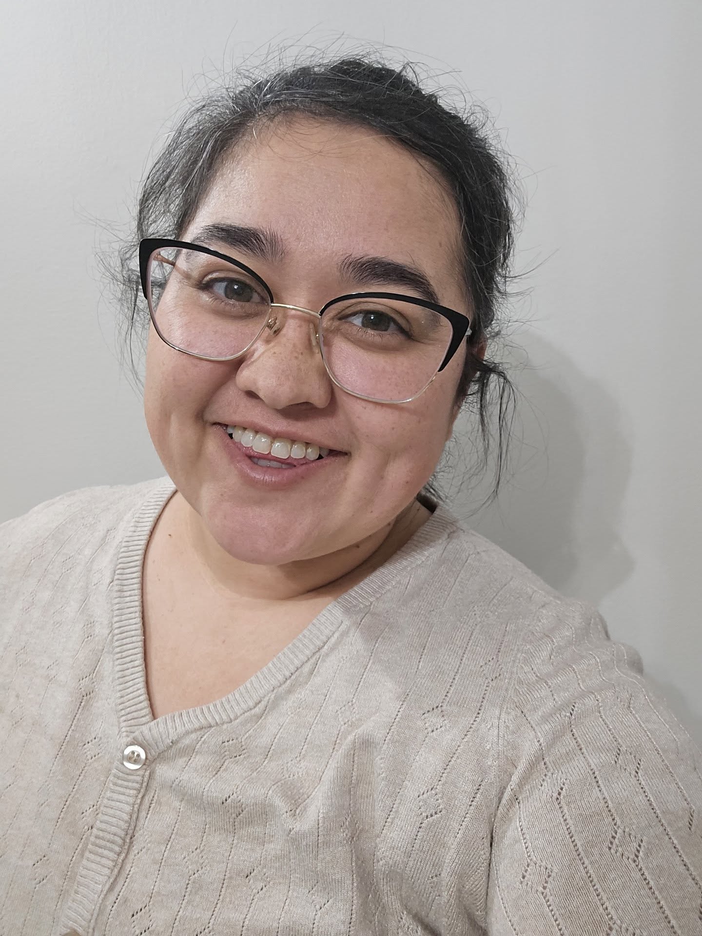 Last Friday I had the pleasure of completing two beautiful psychic intuitive readings.
Needless to say the spirits and sitters were such lovely people.
Connecting intuitive messages to you brings me such joy.
If you've been wondering what an intuitive read entails, send me a dm, ask a question on what it looks like.
I have room for 10 readings this coming week and you don't want to miss out.