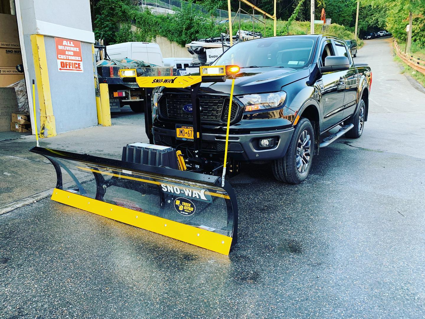 Series 2! @snoway_plows has redesigned their plows! LED lights standard! In stock! #snoway #ranger #fordranger #nyc #yonkersny #fordtrucks #westchestercounty