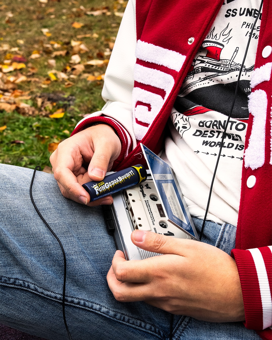 Some moments deserve a soundtrack and a roll that feels just as classic. 🤌 📼