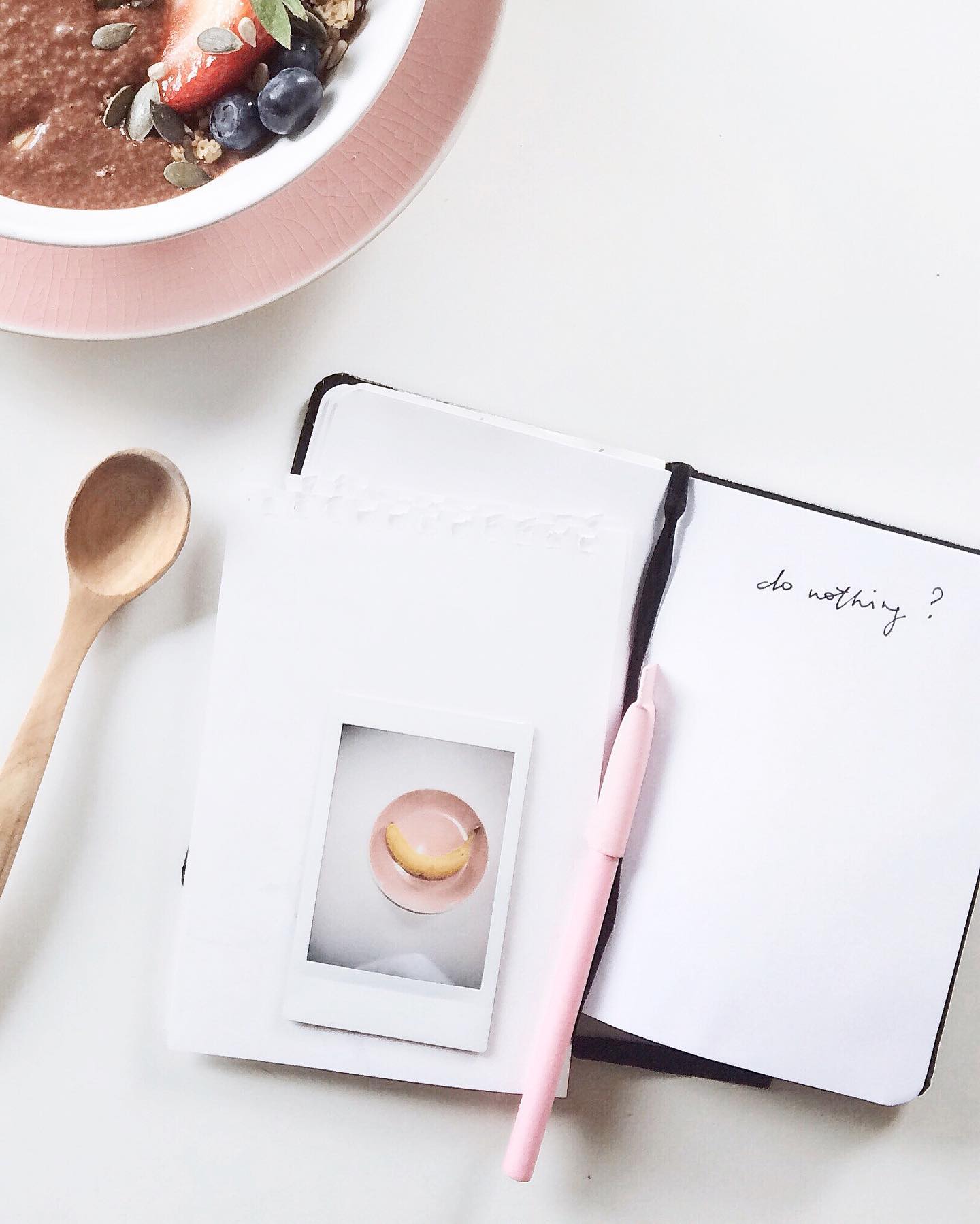 Do nothing? I’ve officially been at home for 26 days now and yet still not had time to ‘do nothing’. Of course like many of you that have to juggle kids, home schooling and working from home, caring for our friends and relatives, the never ending chores, and some of us also dealing with sickness and grief, it just seems like a busier time than ever. So that got me thinking and I wanted to share my findings. As a creative I really struggle to be inspired under immense pressure and my best ideas for me and my business come with the freedom and space to think and just be. Yesterday I created a list - not a to do list but a list called Stolen Moments. These are small things each day, when I steal a moment, that make me feel relaxed, happy and inspired like podcasts, meditation, yoga, reading, cooking, designing or just doing nothing!? As I work on my workshop content for @homestagingoxford this week I already I feel more excited to have allowed myself some time back #workshopweek
#stolenmoments #donothing
#entrepreneurs #dontdonothing #todos #stolenmoments #metime #creativethinking #newmoon