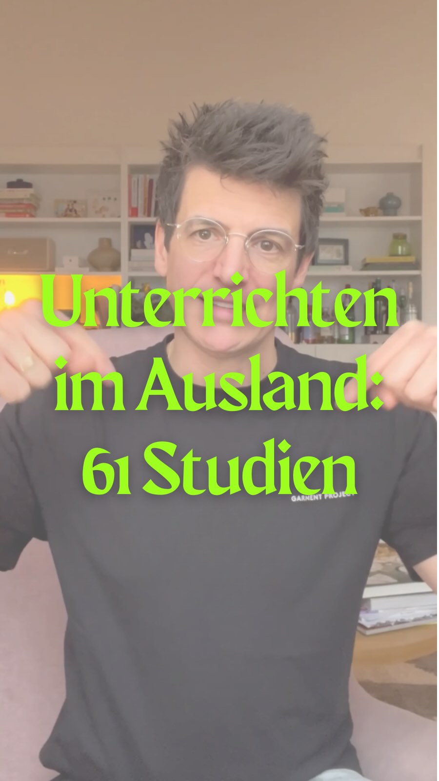 Was bringt Unterrichtserfahrung im Ausland?
Ich habe 61 empirische Studien aus den Jahren 2000 bis 2024 systematisch ausgewertet und in einer frei zugänglichen Excel-Tabelle zusammengefasst. Die Übersicht strukturiert u. a. Forschungsdesigns, Stichproben und zentrale Ergebnisse.
Zentrale Leitfrage:
Welchen Einfluss hat Unterrichtserfahrung im Ausland auf die Professionalisierung von Lehramtsstudierenden für das Unterrichten in sprachlich und/oder kulturell diversen Kontexten?
Die Tabelle stelle ich bewusst bereits vor Erscheinen des Artikels online, um meine Forschung transparent zu machen und anderen die Möglichkeit zu geben, auf diesen Arbeiten aufzubauen.
Habt ihr selbst im Ausland unterrichtet? Welche Erfahrungen habt ihr gemacht?
Ich freue mich über Kommentare oder direkten Austausch.
Quelle:
Weger, D. (2026). Pre-service Teachers’ Professional Development for Cultural and/or Linguistic Diversity through Teaching Abroad: A Systematic Scoping Review (OA edition) (Vol. V1). AUSSDA. https://doi.org/https://doi.org/10.11587/PCNMWP
#Lehramtsstudium #Lehrerbildung #Auslandspraktikum
#TeacherEducation #EducationalResearch #Mehrsprachigkeit
#Diversität #PreServiceTeachers #StudyAbroad
#OpenScience #Forschungsübersicht #ScopingReview