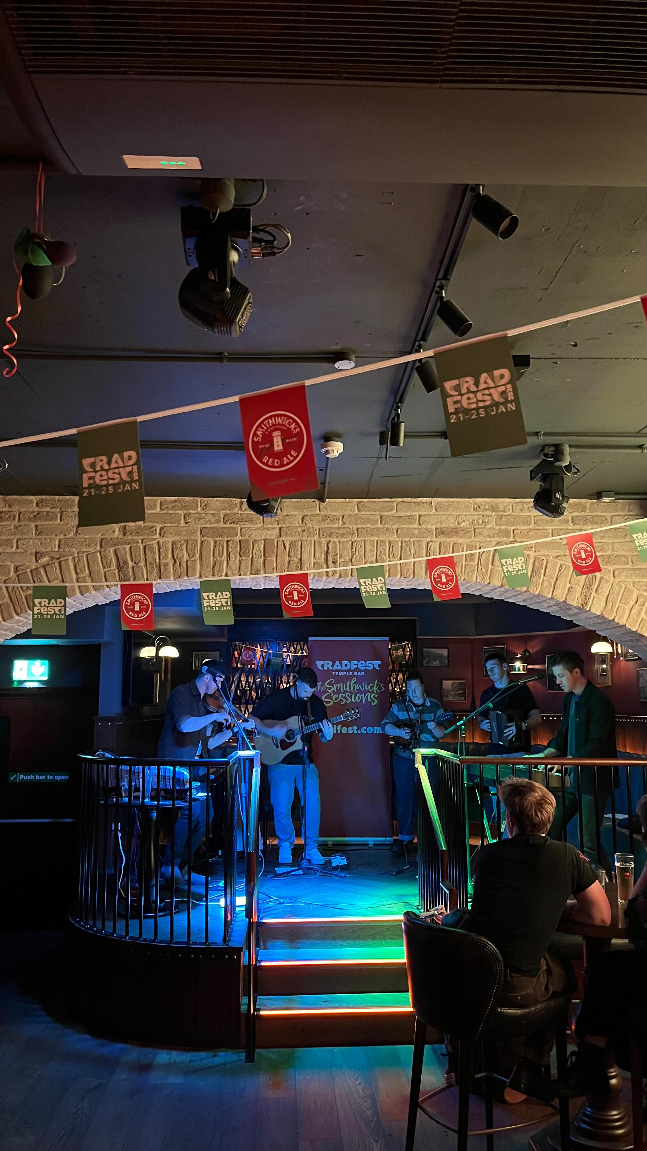 T-minus 1 hour until the Smithwick’s Sessions kick off again 🔥 All the info in our highlights!
See you there 😎
#TradFest #SmithwickSessions #WinterinDublin #TempleBar #Dublin