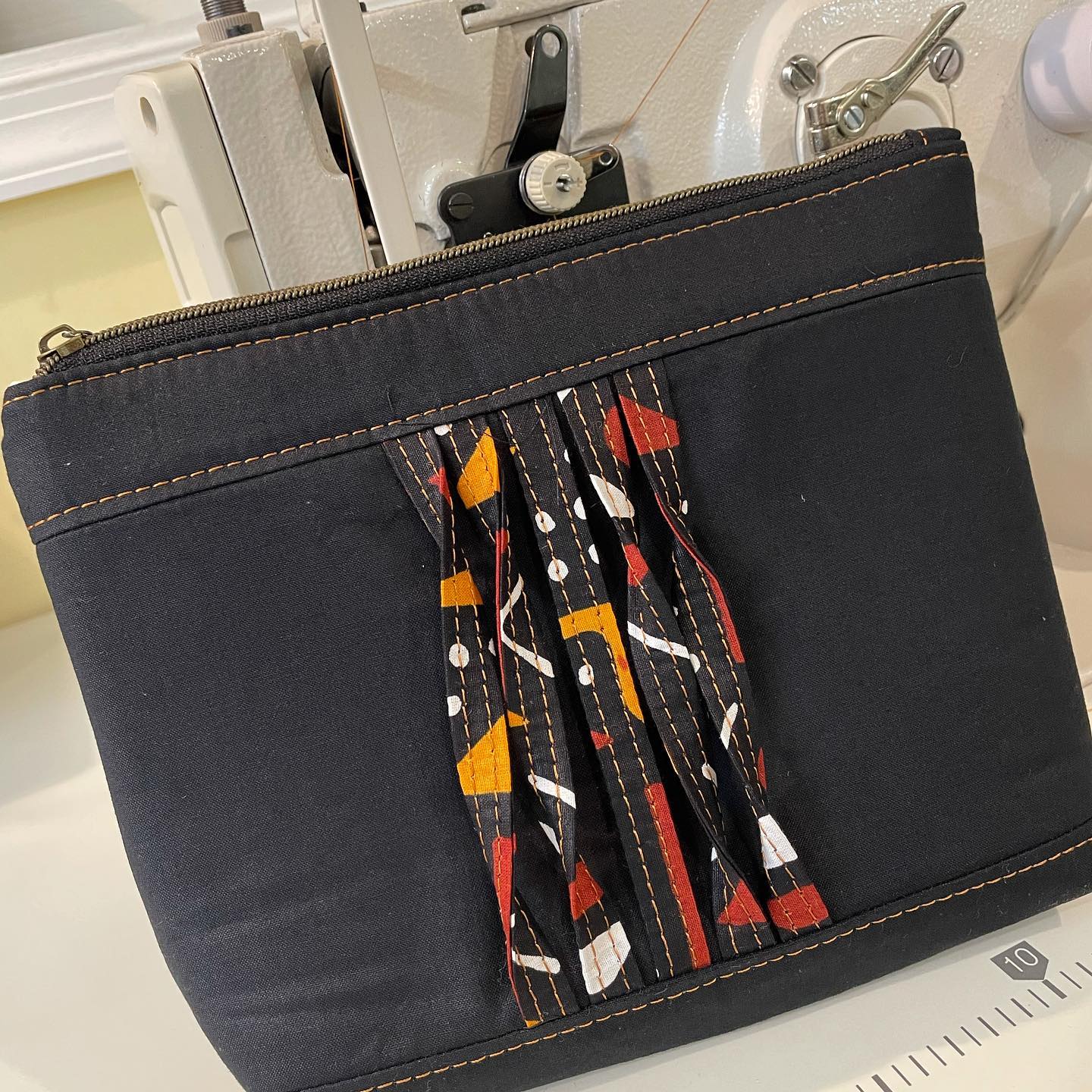 Sunday Morning Sew #SoulofCloth
#AfricanPrintFabric
#QuiltingFabric
#QuiltingPrecuts
#Ankara
#IWantAllTheFabric
#FabricFeedsMySoul