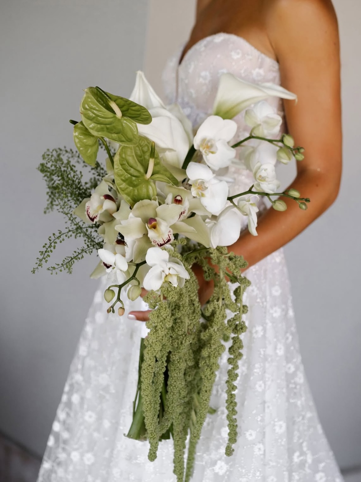 A sparkling showstopper who never goes out of style. We’re forever obsessed with the beautiful Hopkins gown by @pronovias 🤍✨ this real Pronovias Bride looked absolutely stunning in her custom Hopkins gown, glistening in the Greek sunshine!🥂
#wedding #weddings #weddingdress #pronovias #bride