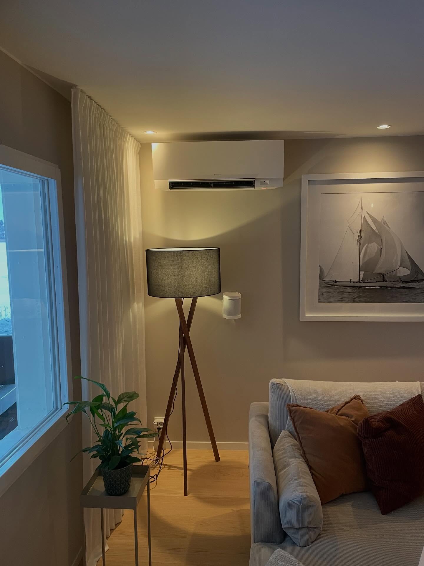 Daikin Emura XTH30 installerad i Österåker🌟
Är du också intresserad av att veta vilken lösning som passar ditt hem eller verksamhet bäst?☘️
Boka ett kostnadsfritt platsbesök🙏🏻
📞 08-7685577
✉️ Kontakt@bmekyl.se