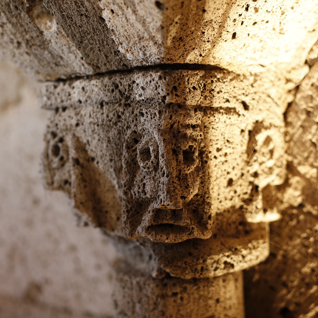 ⛪ À découvrir au sein de l’église Sainte Anastasie, ses modillons alternant figures humaines, atlante et bestiaire local !
#décoration #modillons #église #intérieur #restauration #sainteanastasie #cantal #adesa #patrimoinefrancais #visitesguidées #auvergne