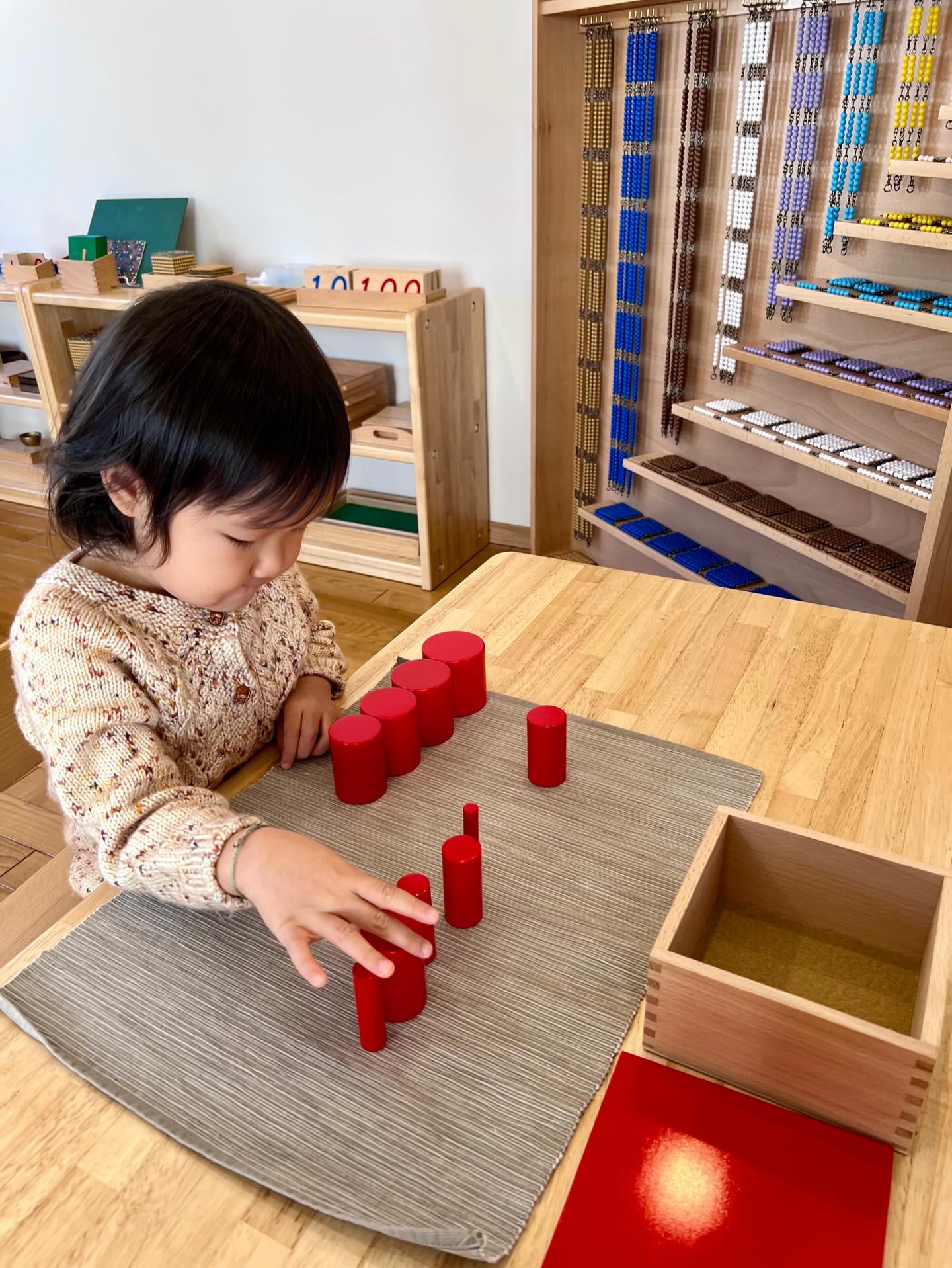 The hands are the instruments of the mind. ✨ Sensorial materials help children refine their senses, laying foundations for math, language, and logical thinking.
Save if you love Montessori materials!