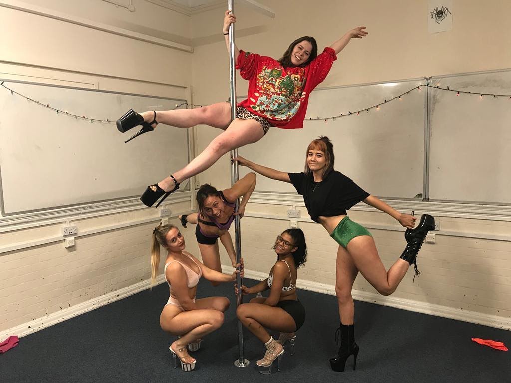 Annnnnd….we’re live!
The ticket link for our 10th Anniversary Student Showcase is up and running!
You don’t want to miss out, we have loads of our fabulous students performing!
Saturday 22nd October, 6.30-8.30pm
BHASVIC main hall, Brighton
For tickets and all info go to:
https://www.ticketsource.co.uk/gemini-pole-studio/gemini-pole-studio-10th-anniversary-showcase/e-yapyed
#poleshow #brightonlife #polebrighton #geminipolestudio #10years