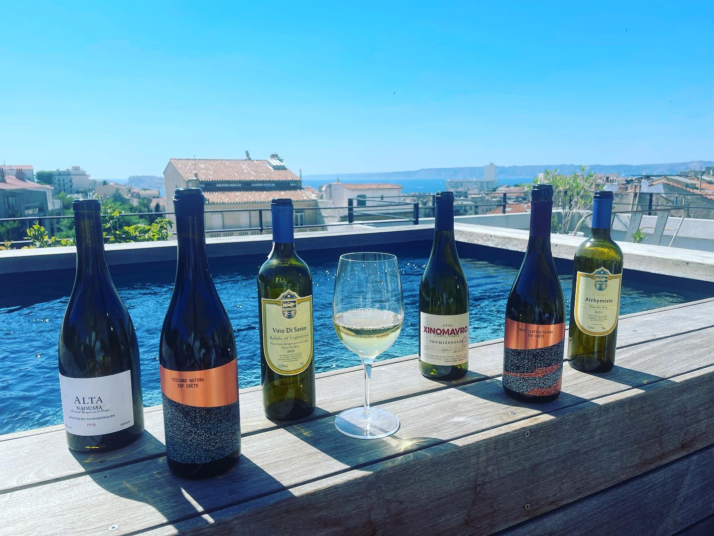 ▫️GᖇᗴᗴK Sᑌᗰᗰᗴᖇ ᐯIᗷᗴS▫️
#greekwines #greeksummer ▪️from #naoussa to #crete via #cephalonia ▪️#thimiopouloswines #sklavoswines #zoumberakiswines