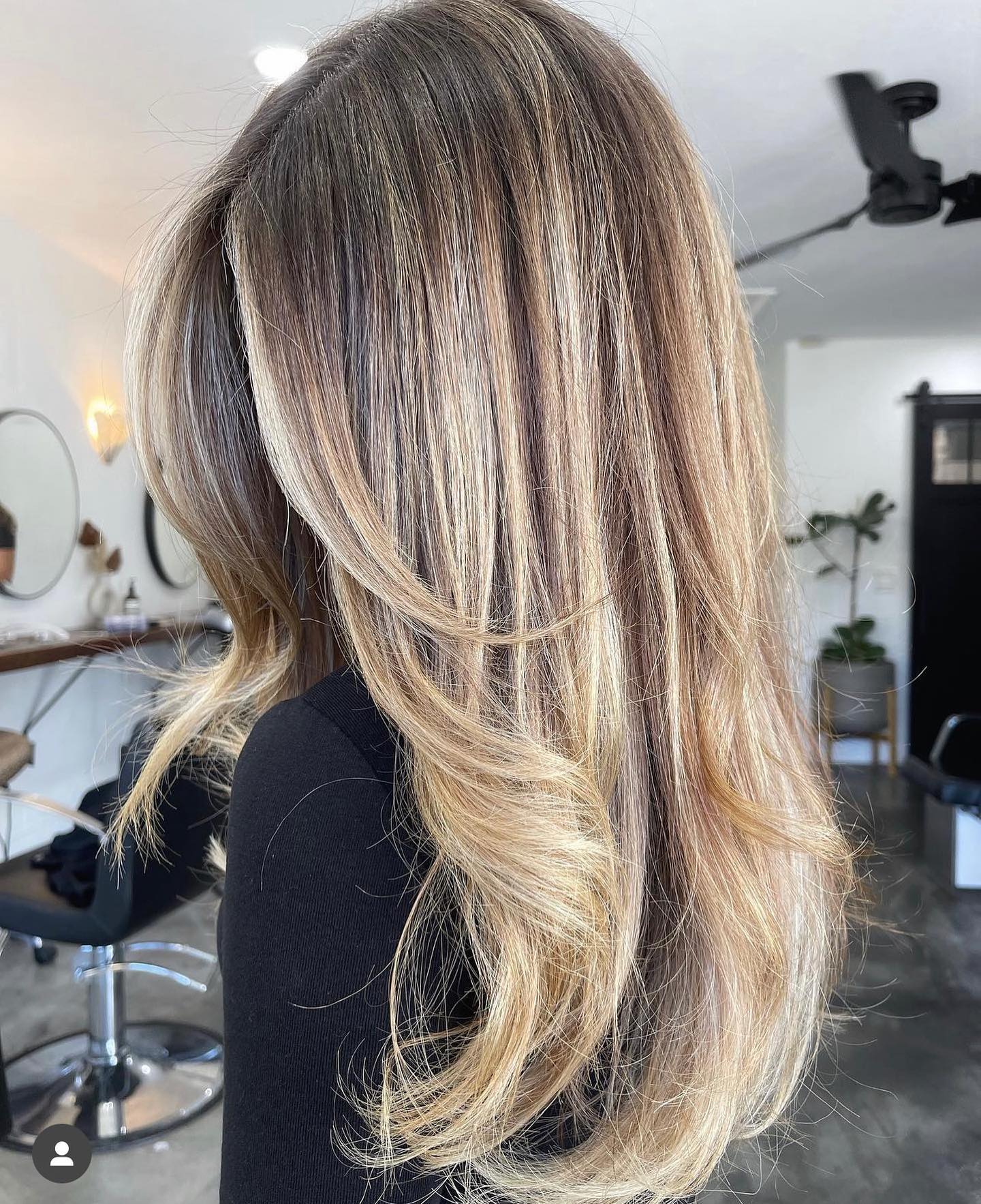 so perfect it almost looks fake
Stylist @alissavallee
Color @kemonusa @kemonofficial
Lightener @alfaparfmilanopro_usa