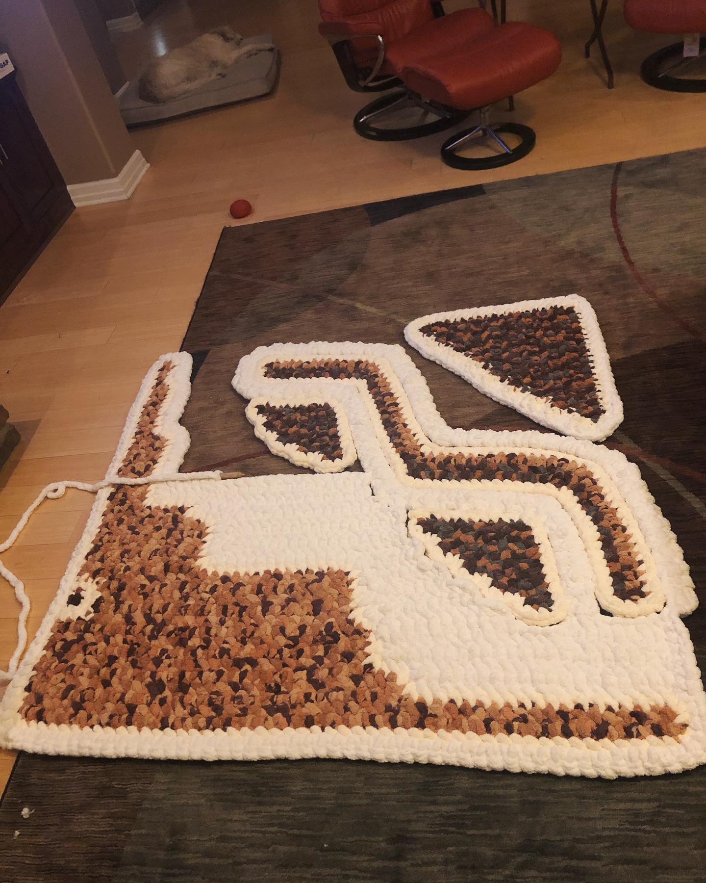 I started this project of April earlier this year and I decided to try and finish it this up coming week. I still have to get a little more yarn for the filling and black for the outline.